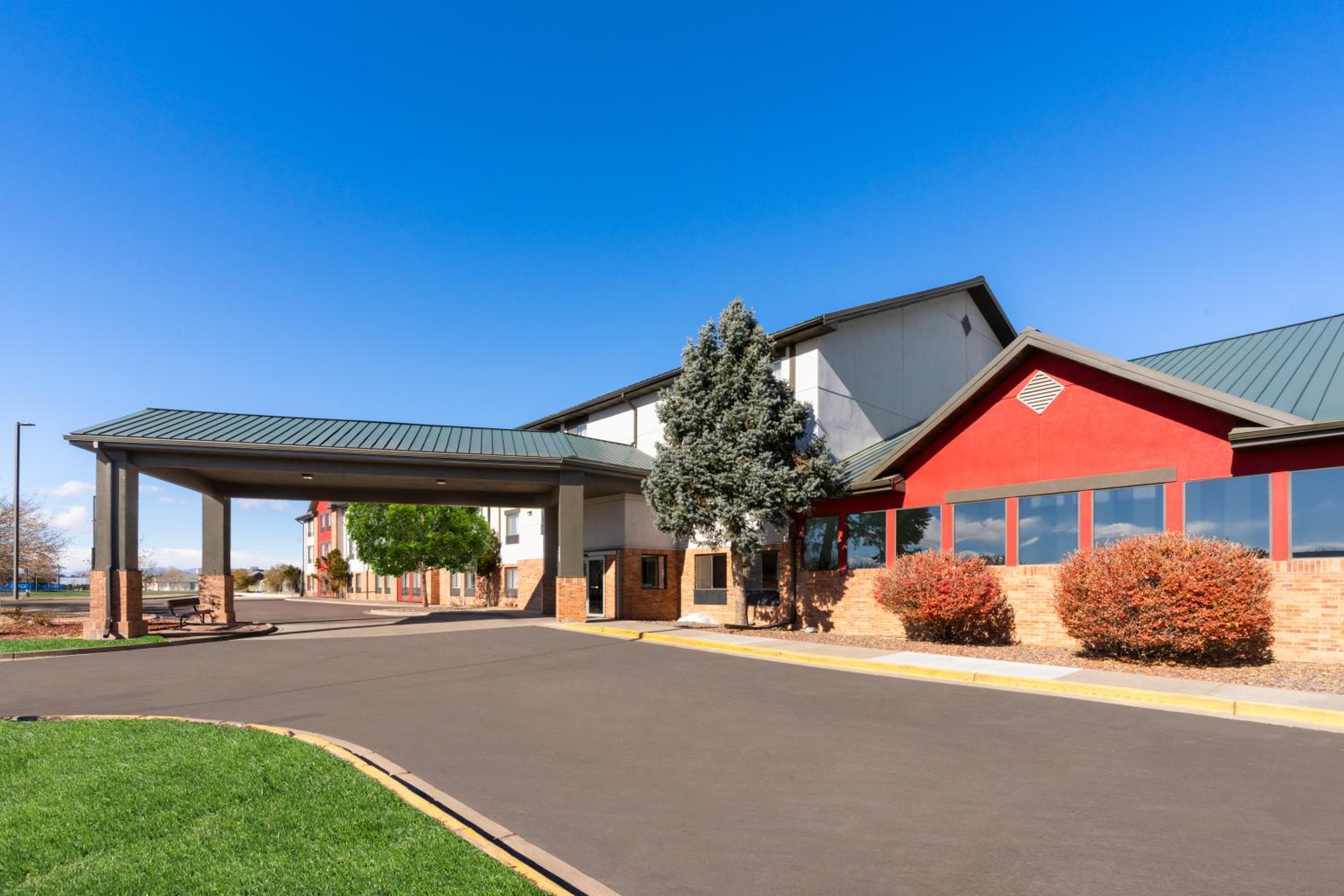 SYLO Hotel Denver Airport, a Ramada by Wyndham