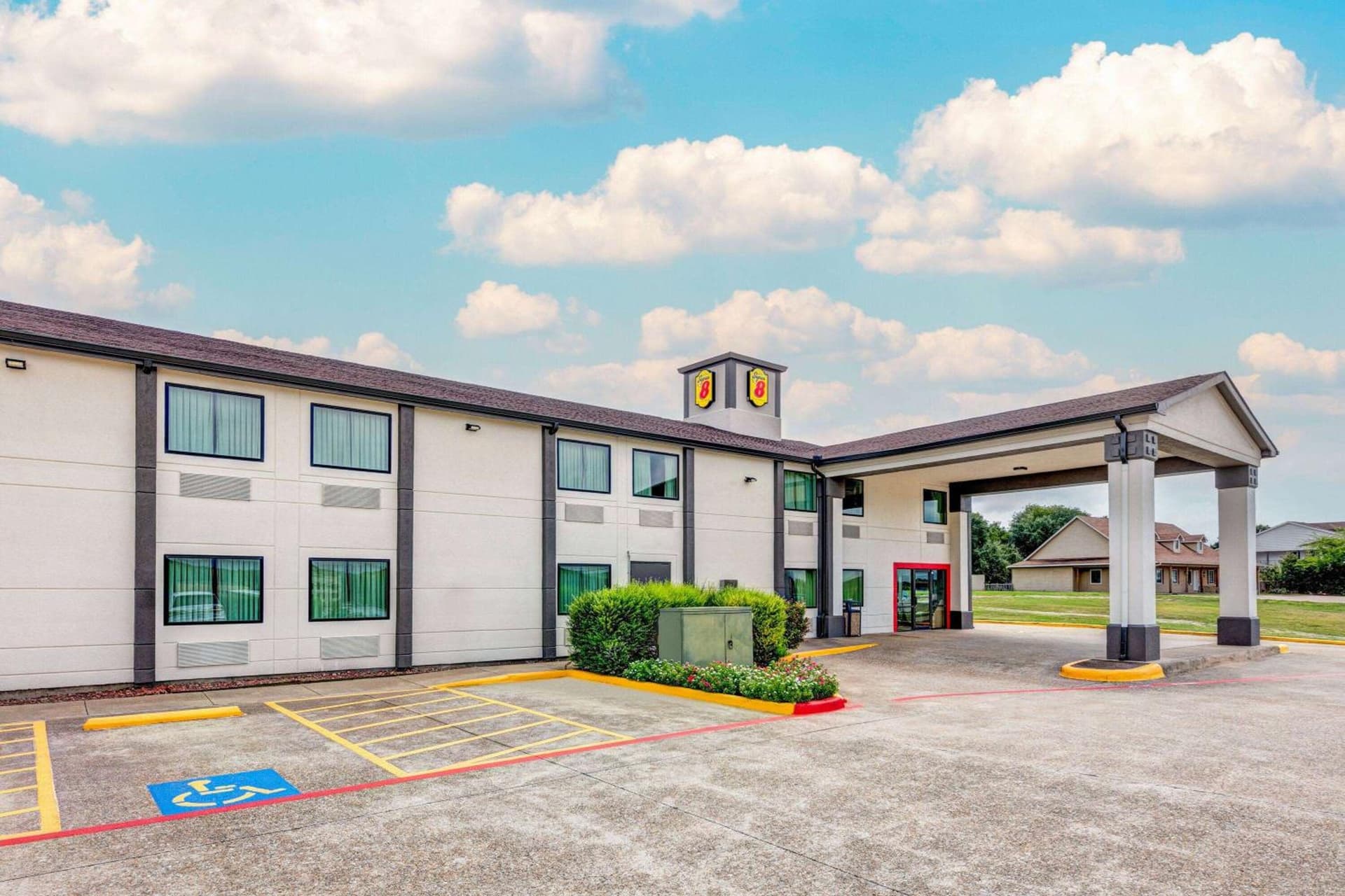 Super 8 by Wyndham Waxahachie TX