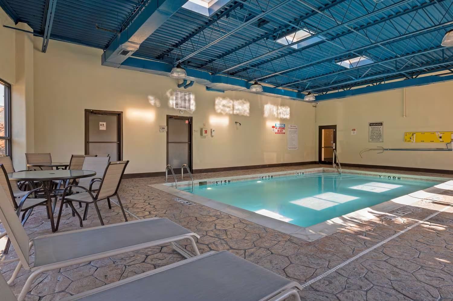 Best Western Louisville East Inn & Suites
