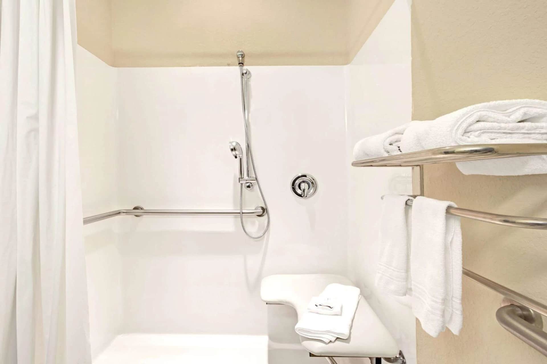 Microtel Inn & Suites by Wyndham Brooksville