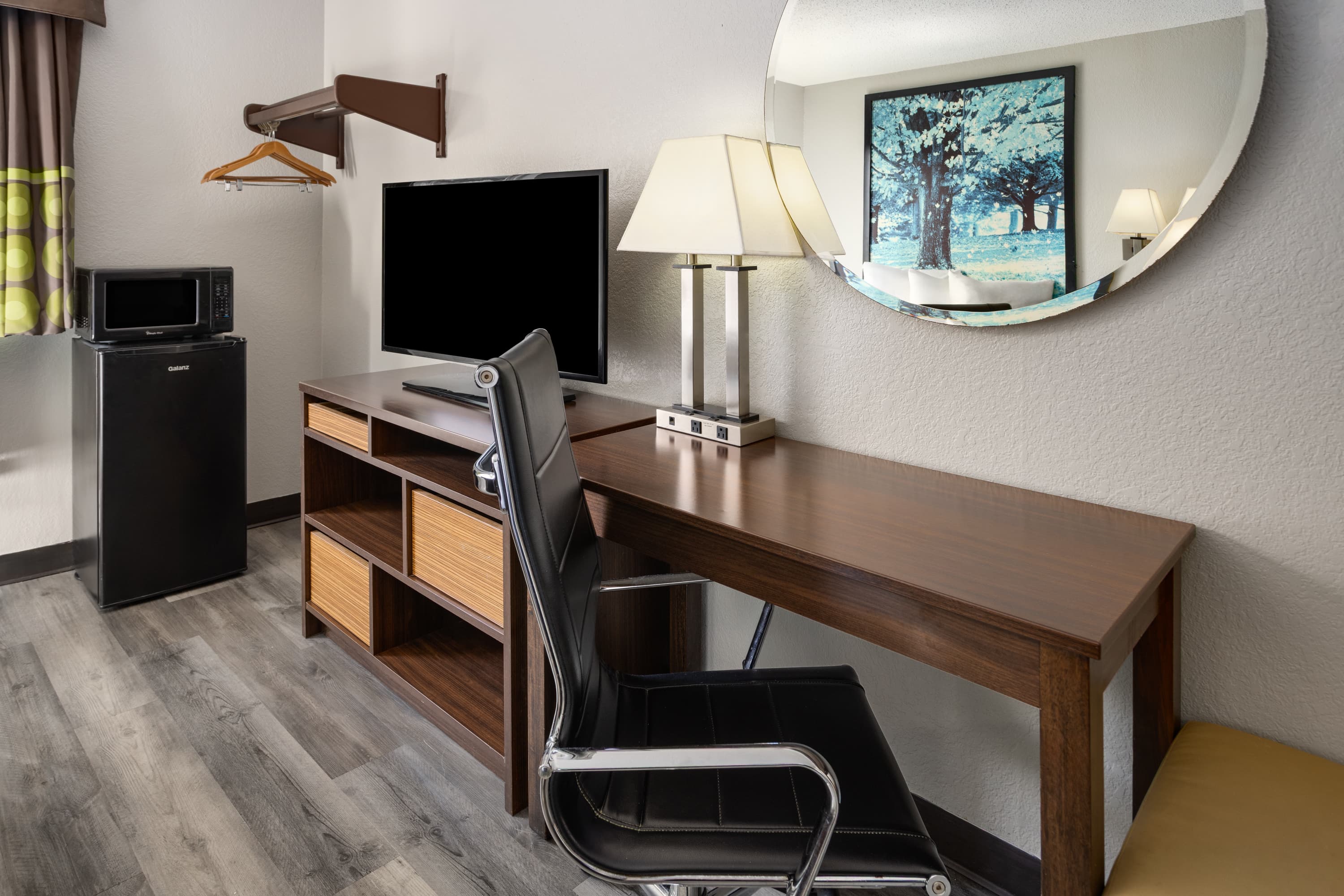 Super 8 by Wyndham Latham/Albany Airport