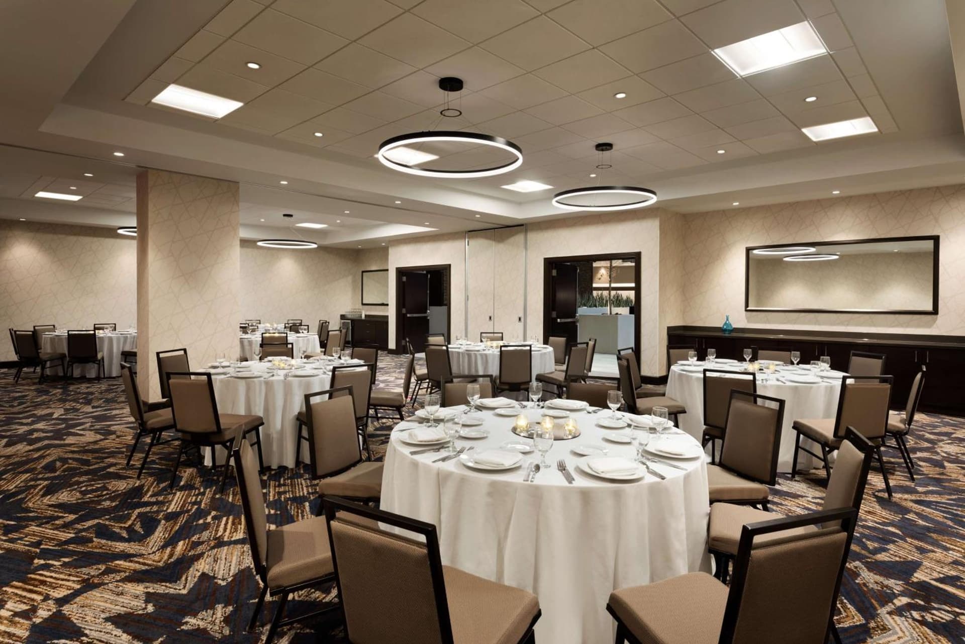 Embassy Suites by Hilton Chicago Lombard Oak Brook