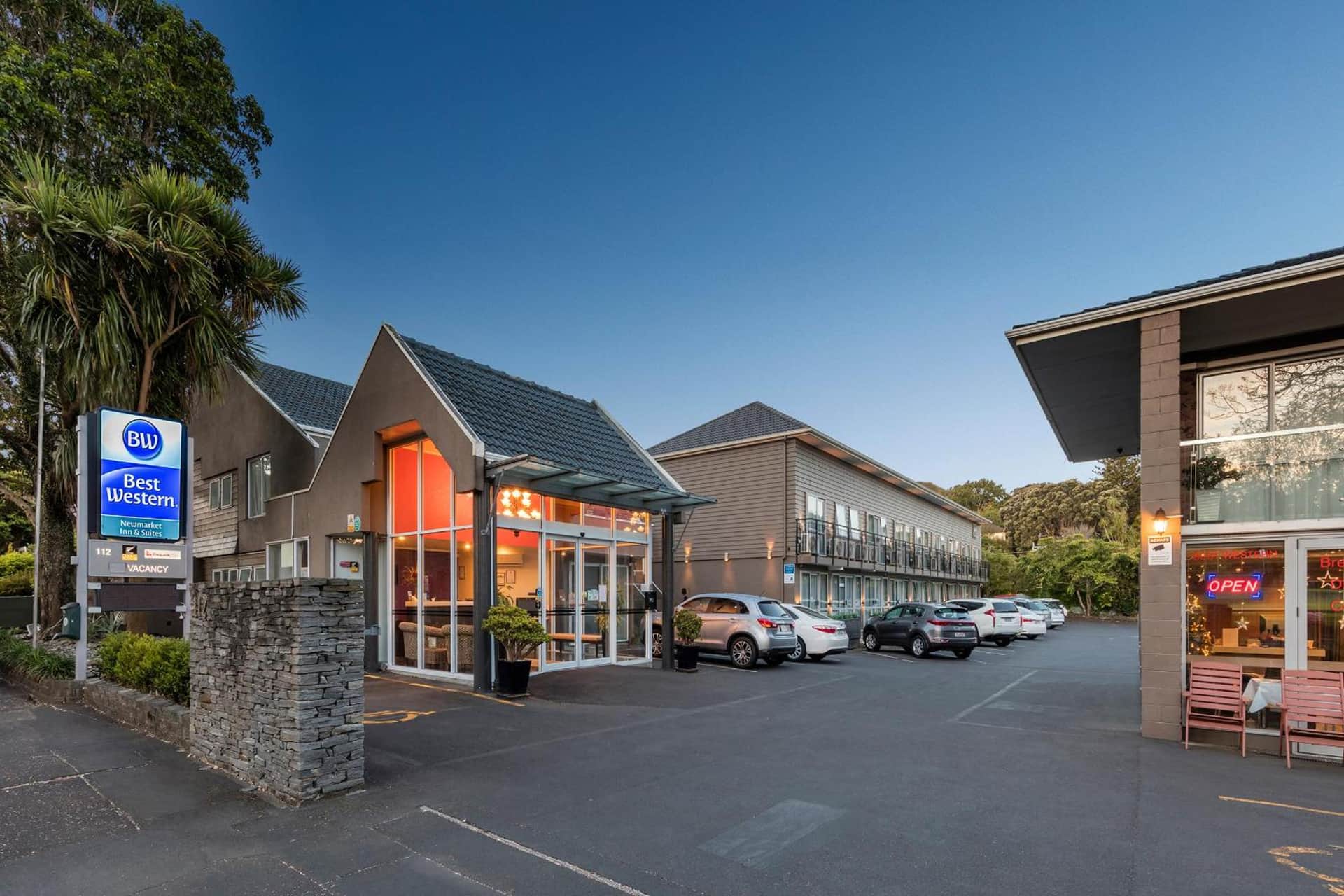 Best Western Newmarket Inn & Suites