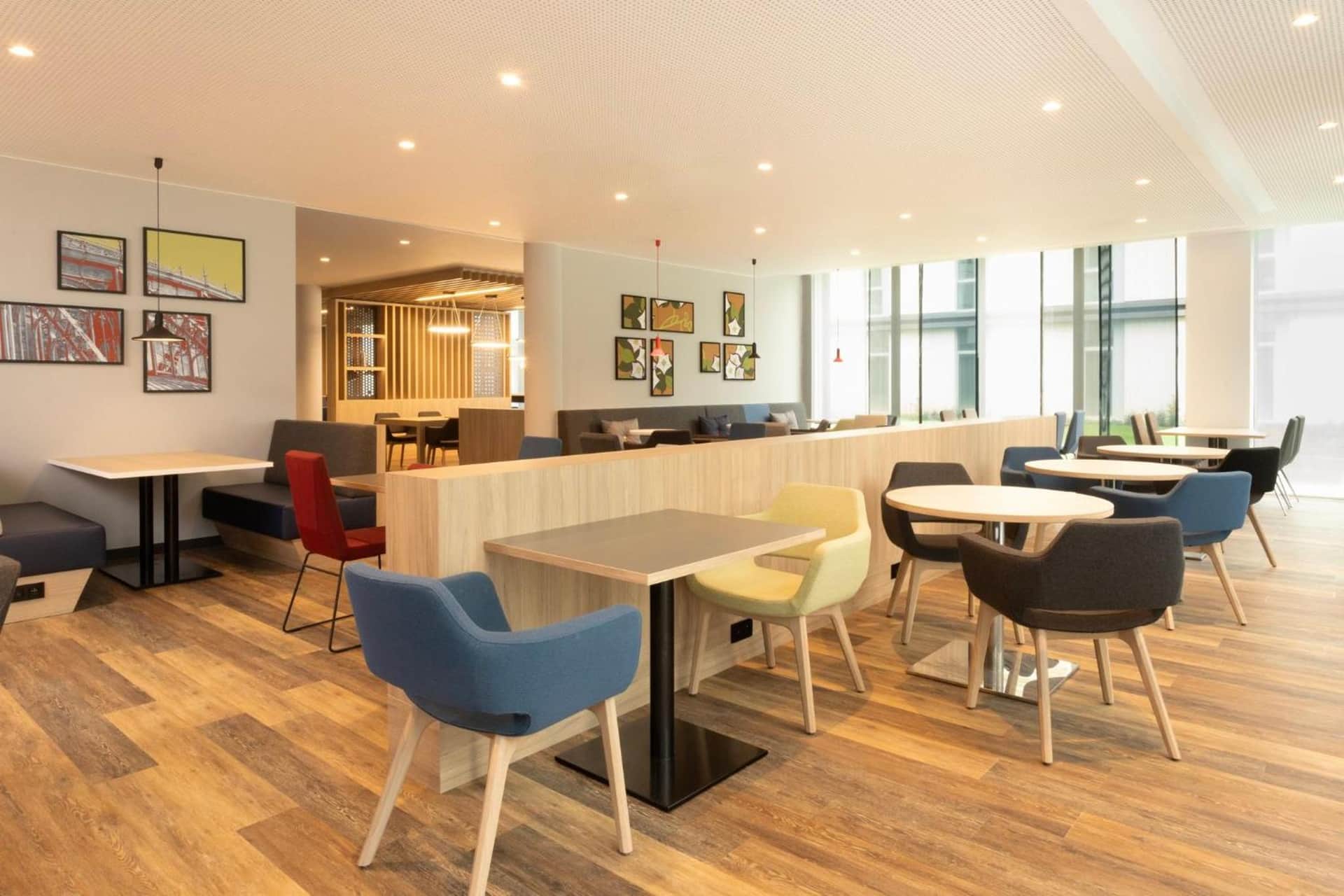 Holiday Inn Express Brussels - Airport by IHG