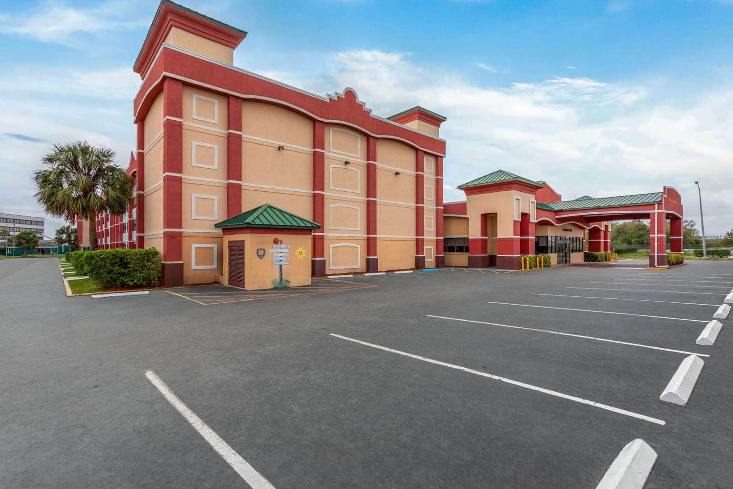 Baymont by Wyndham Orlando North Millenia
