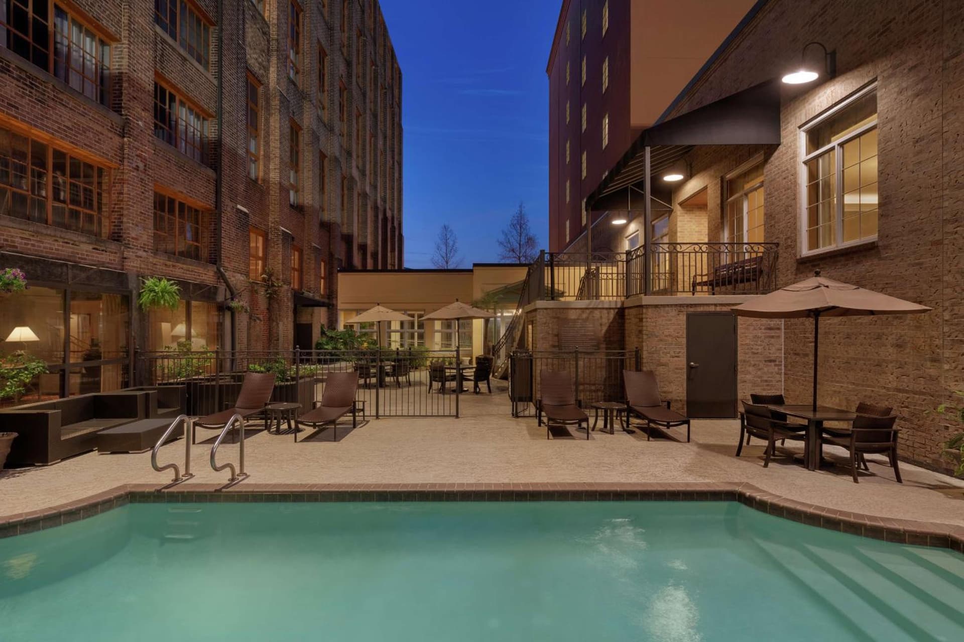 Hampton Inn & Suites New Orleans-Convention Center