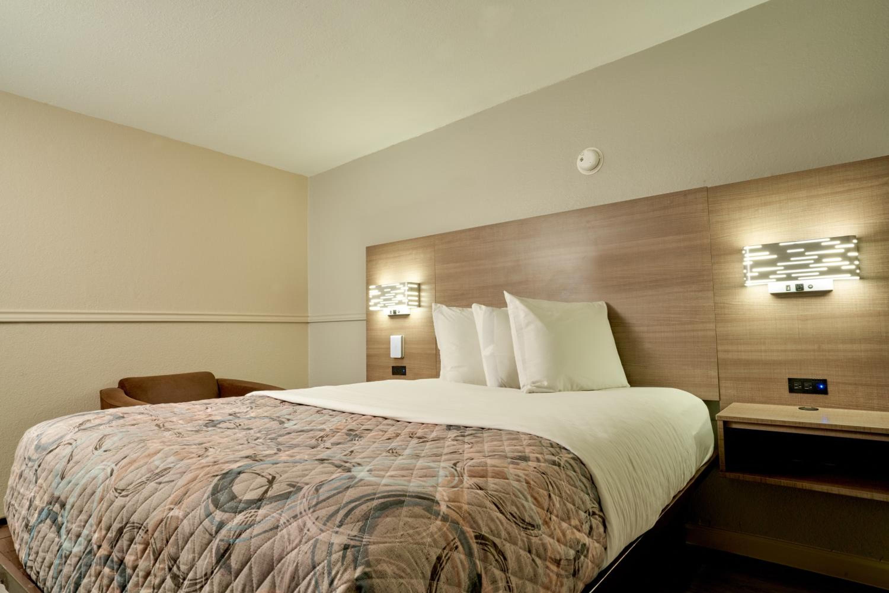 Family Garden Inn & Suites