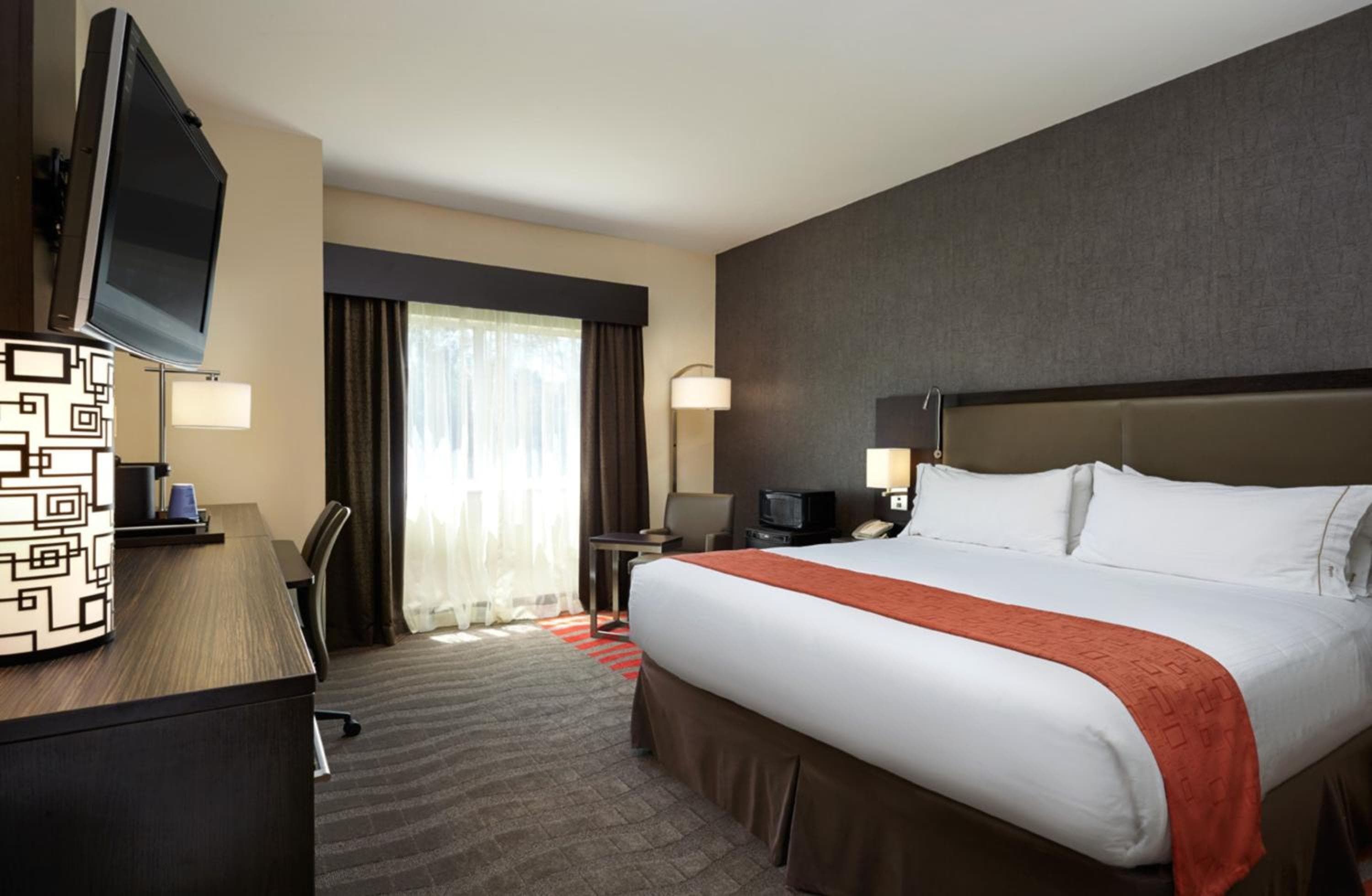 Holiday Inn Express & Suites - Naples Downtown - 5th Avenue