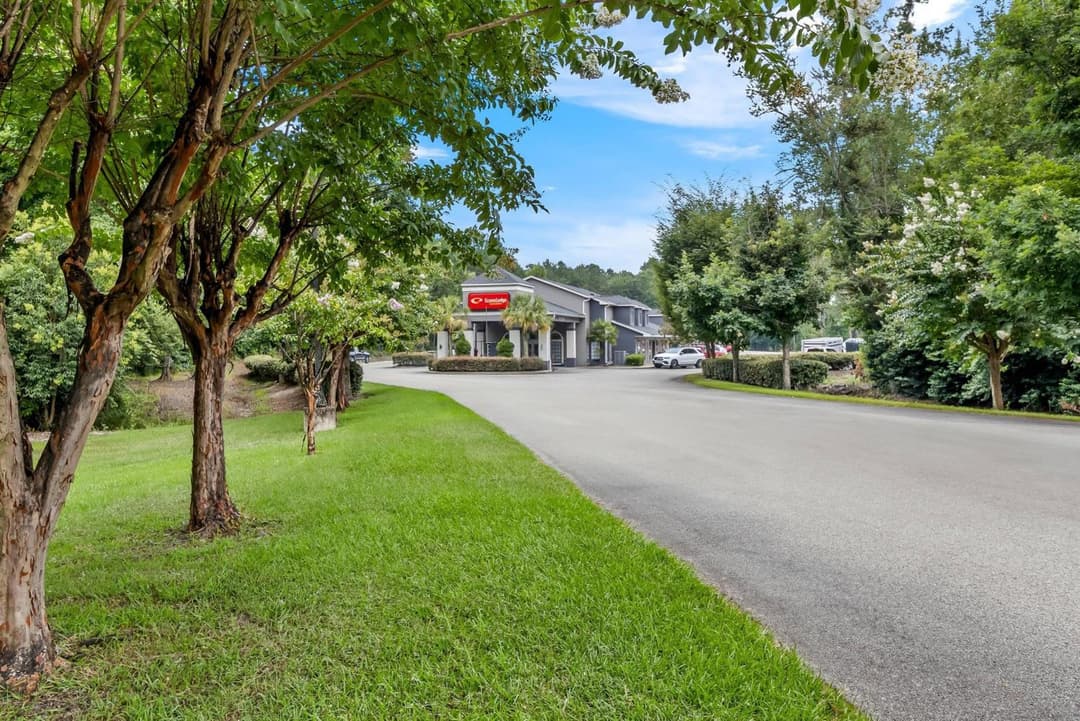 Econo Lodge Inn & Suites Cayce I-26 Airport