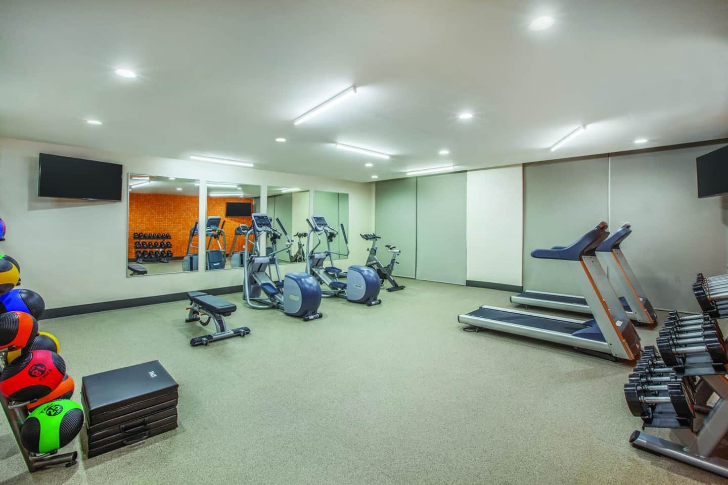La Quinta Inn & Suites by Wyndham Dallas Duncanville