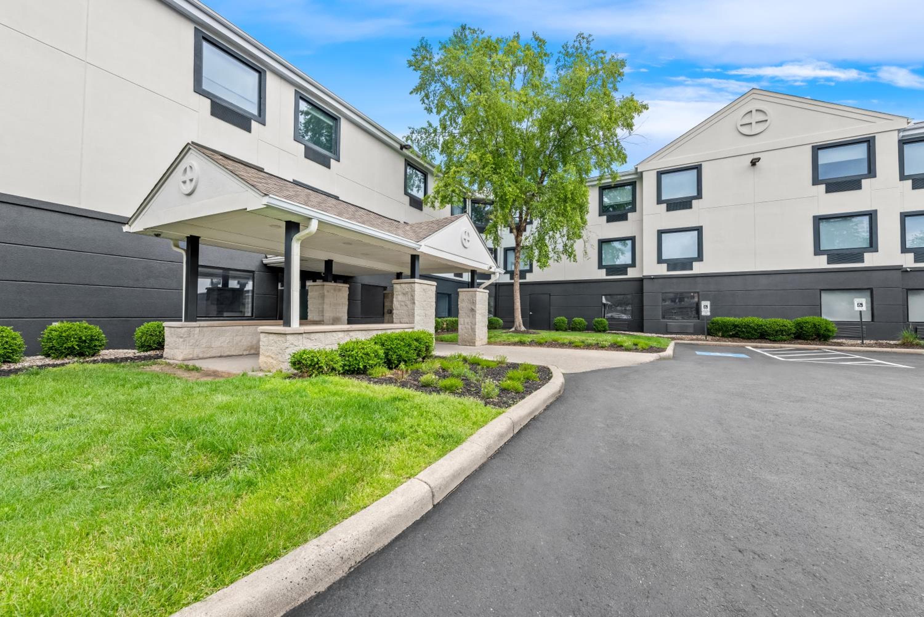 MainStay Suites Columbus North - Worthington