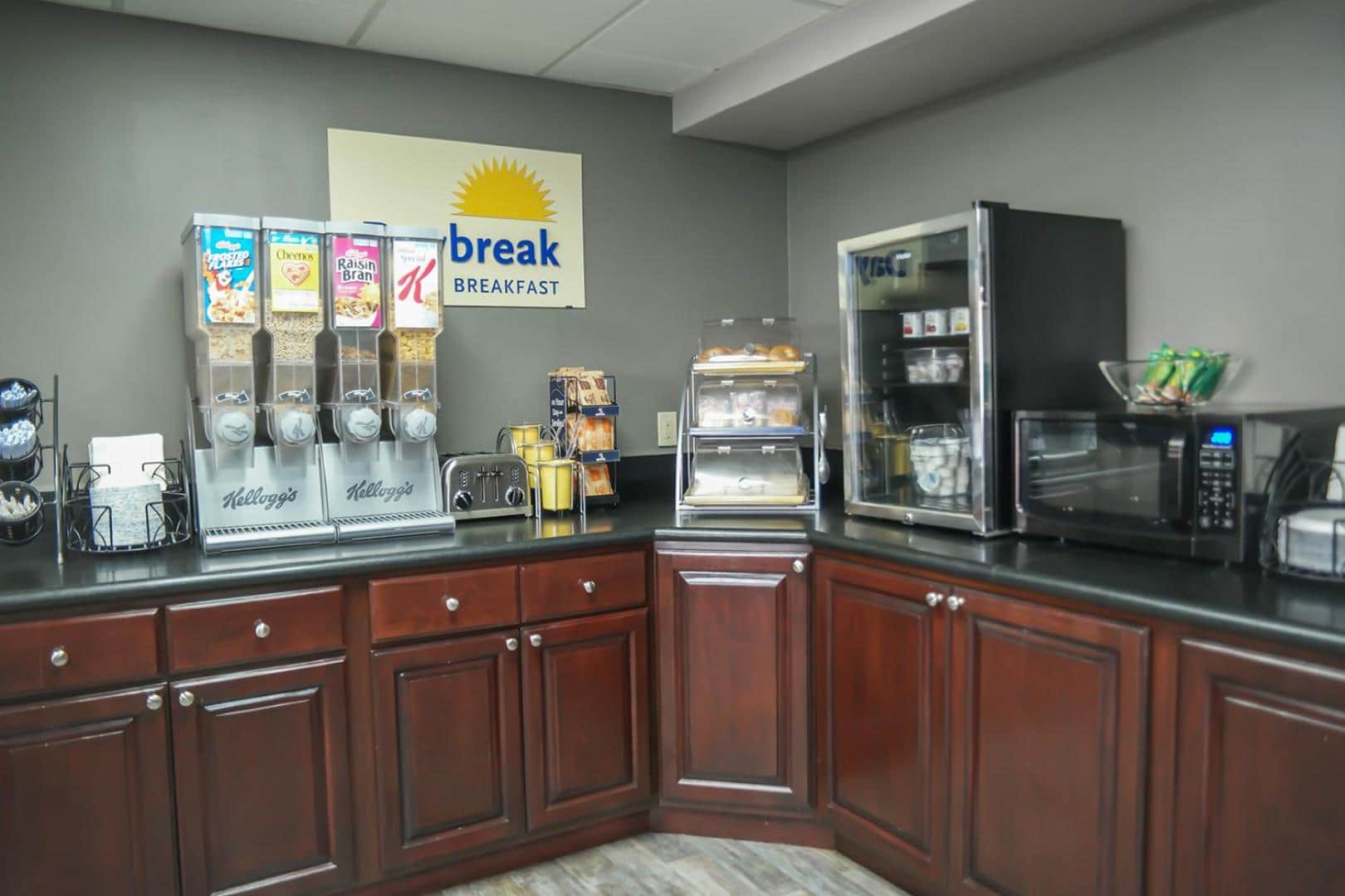 Days Inn by Wyndham West Covina