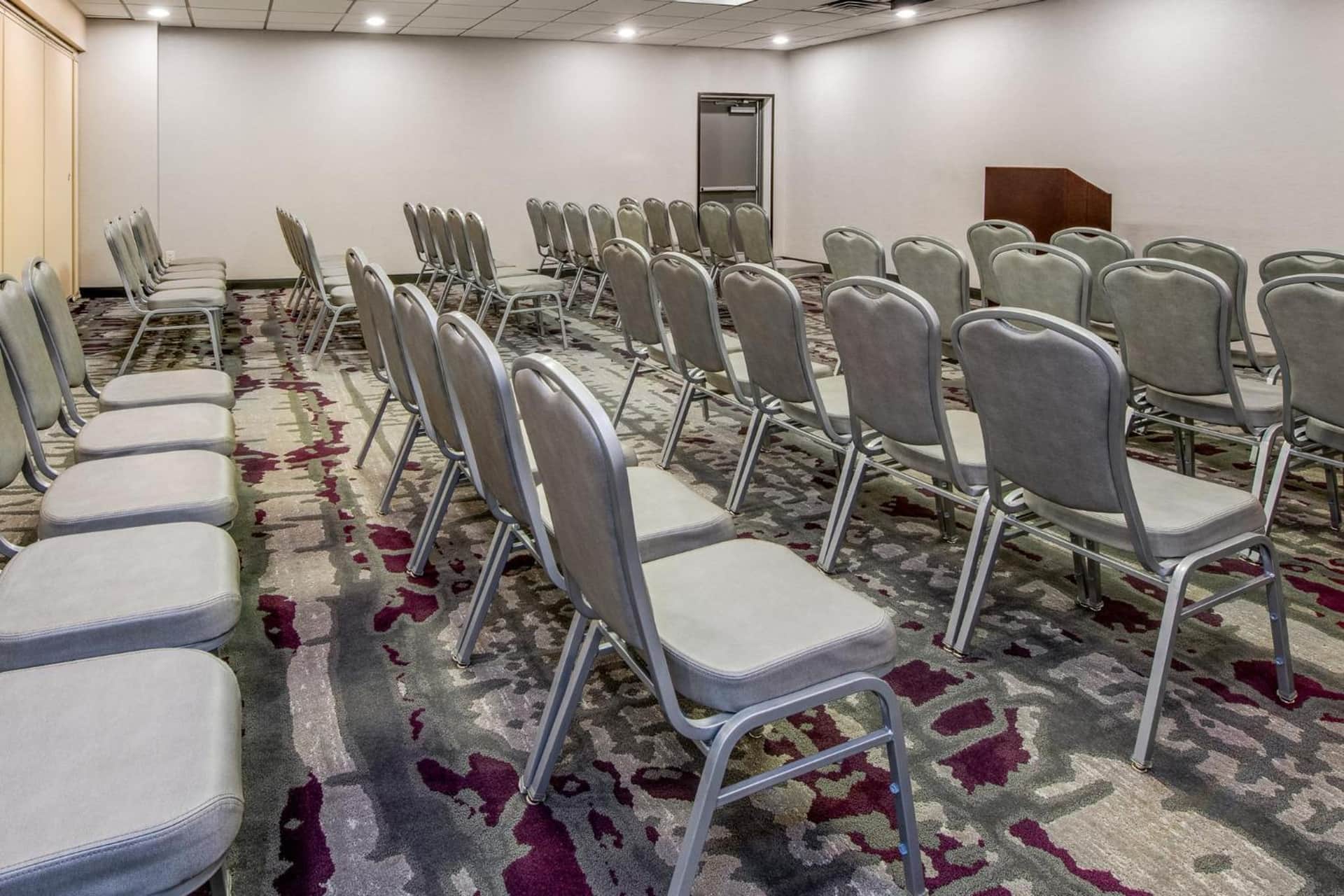 Crowne Plaza Milwaukee Airport by IHG