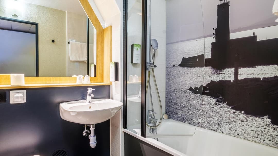 CAMPANILE PRIME NICE AEROPORT