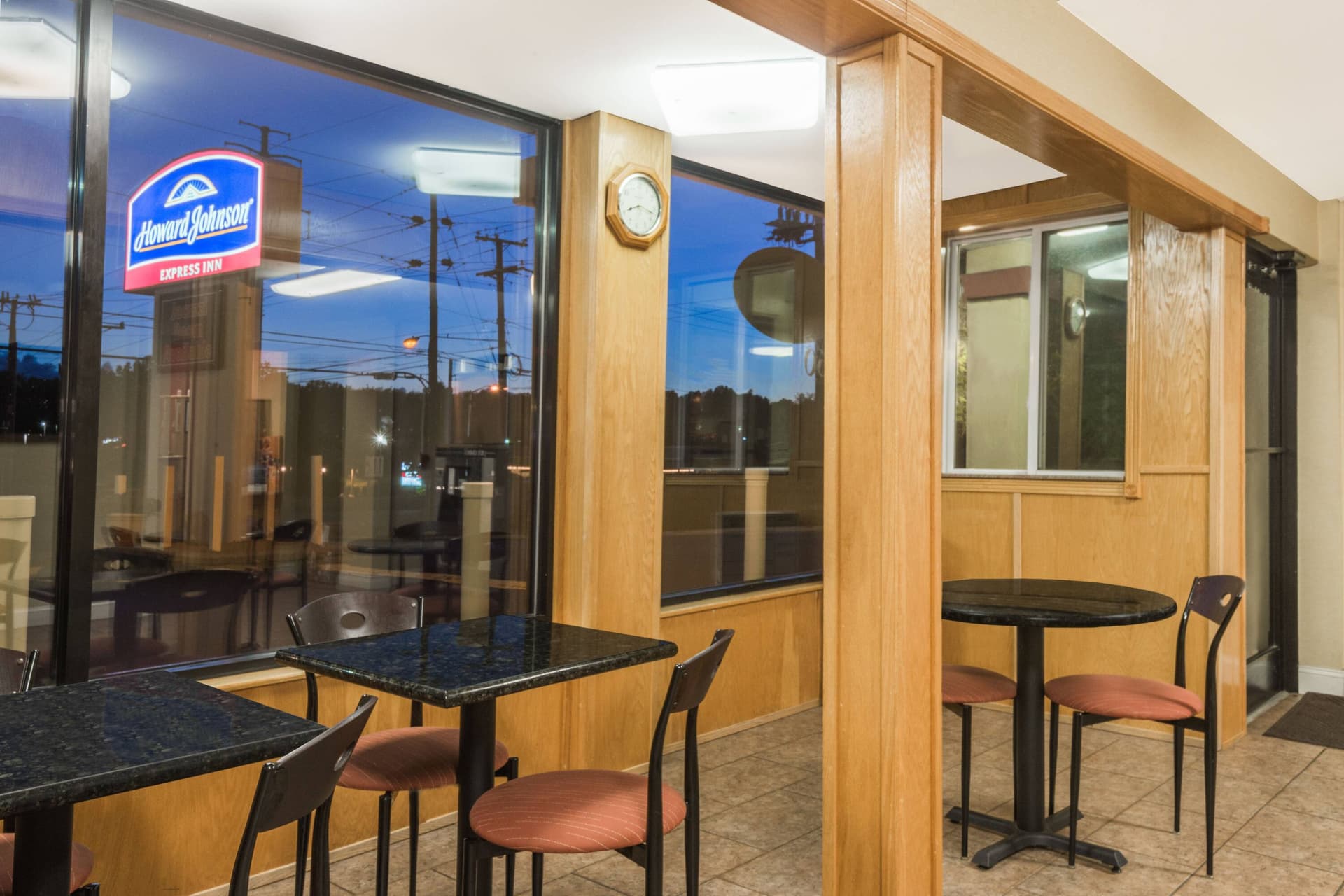 Howard Johnson by Wyndham Hartford South – Rocky Hill