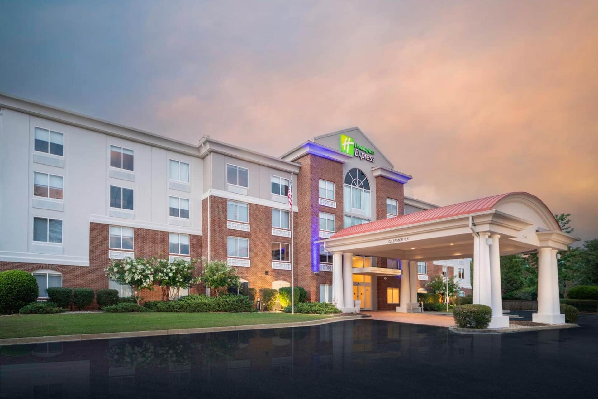 Holiday Inn Express and Suites Atlanta-Johns Creek by IHG