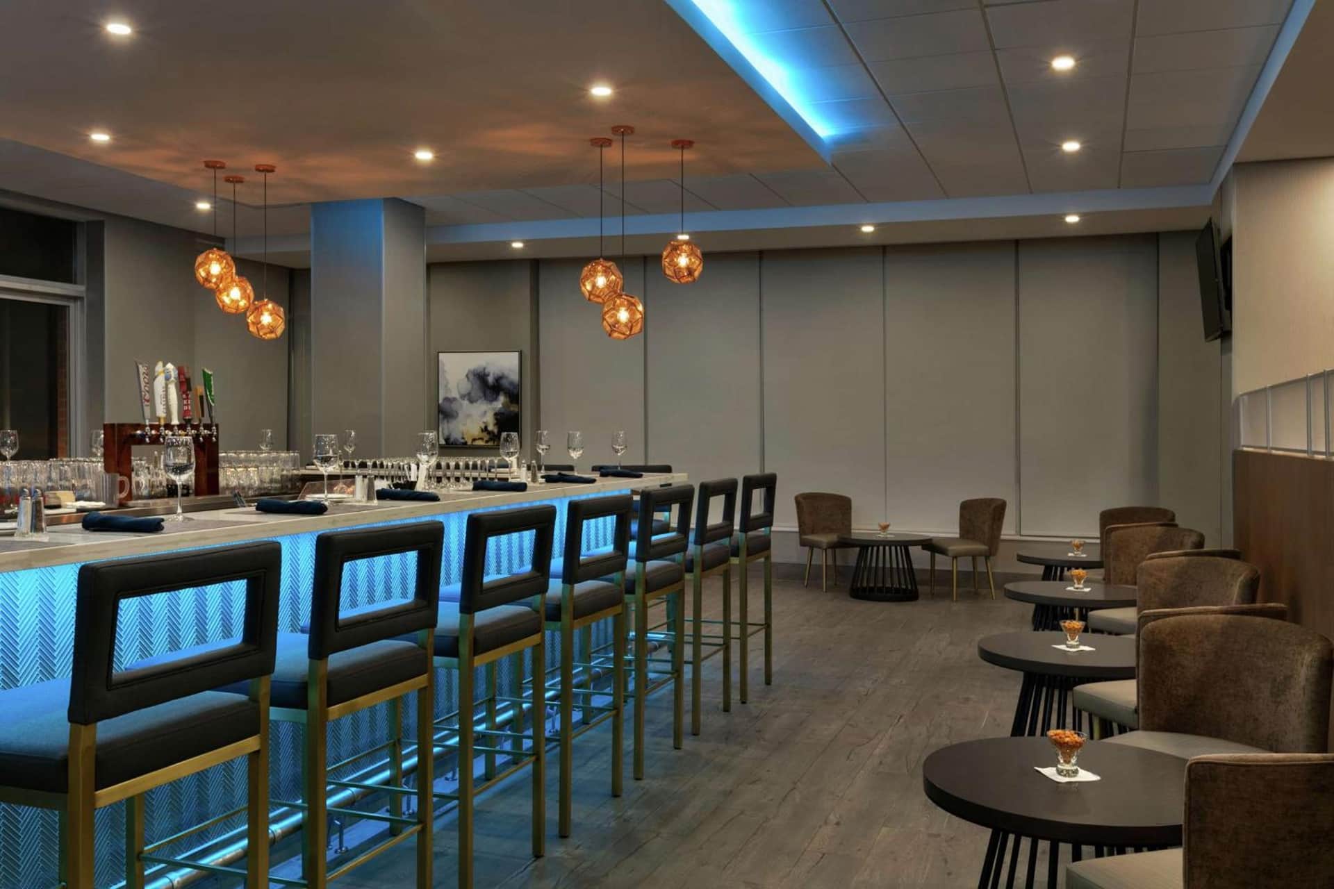 Embassy Suites by Hilton Montreal Airport