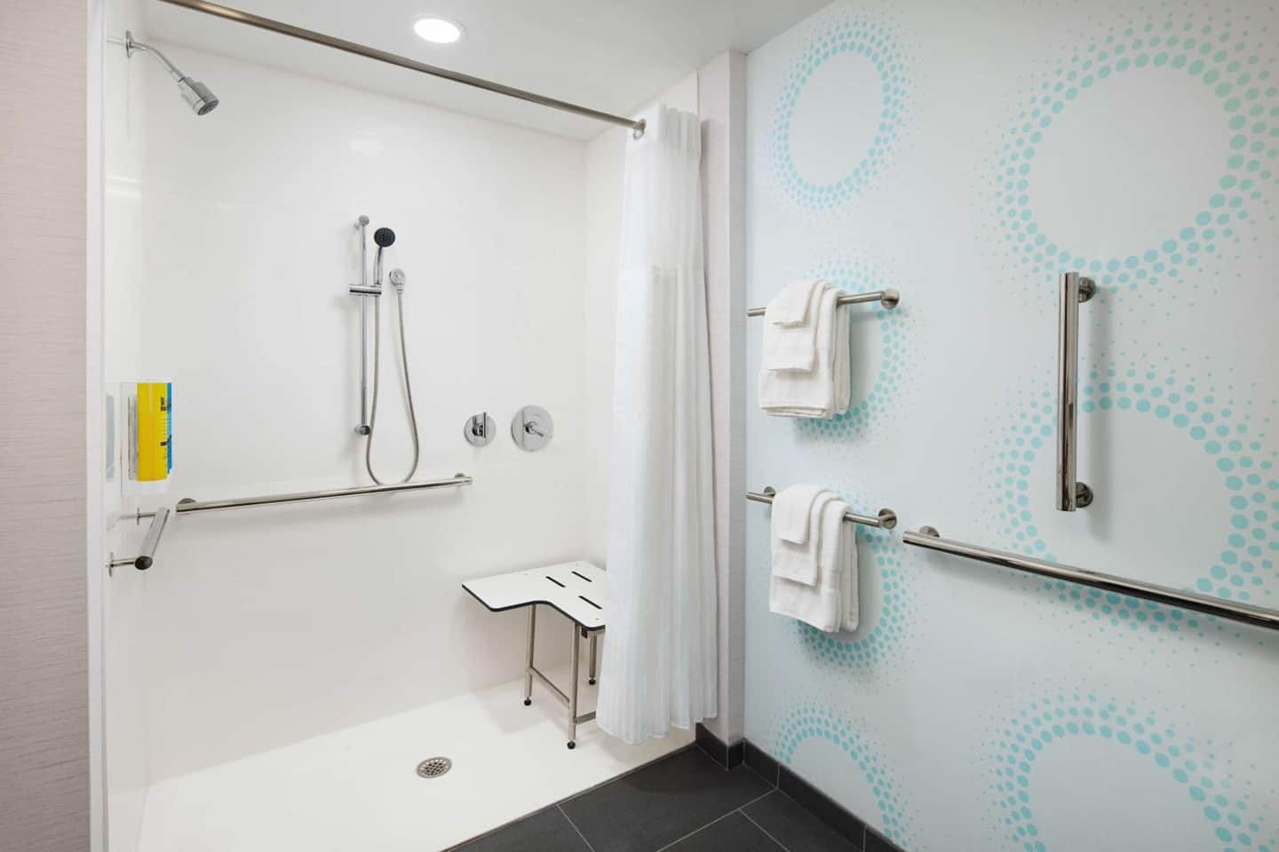Tru by Hilton Atlanta Northlake Parkway