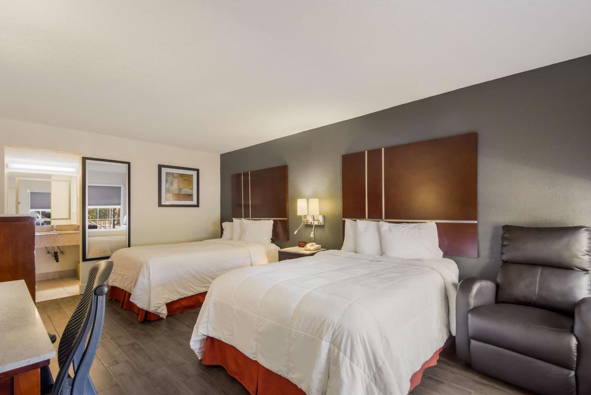 SureStay Hotel by Best Western Sarasota Lido Beach