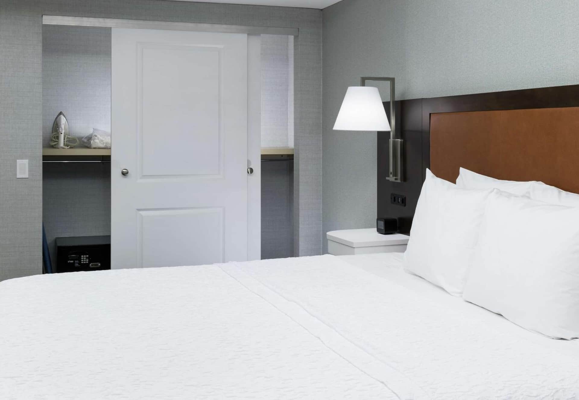 Hampton Inn & Suites Memphis at Beale Street
