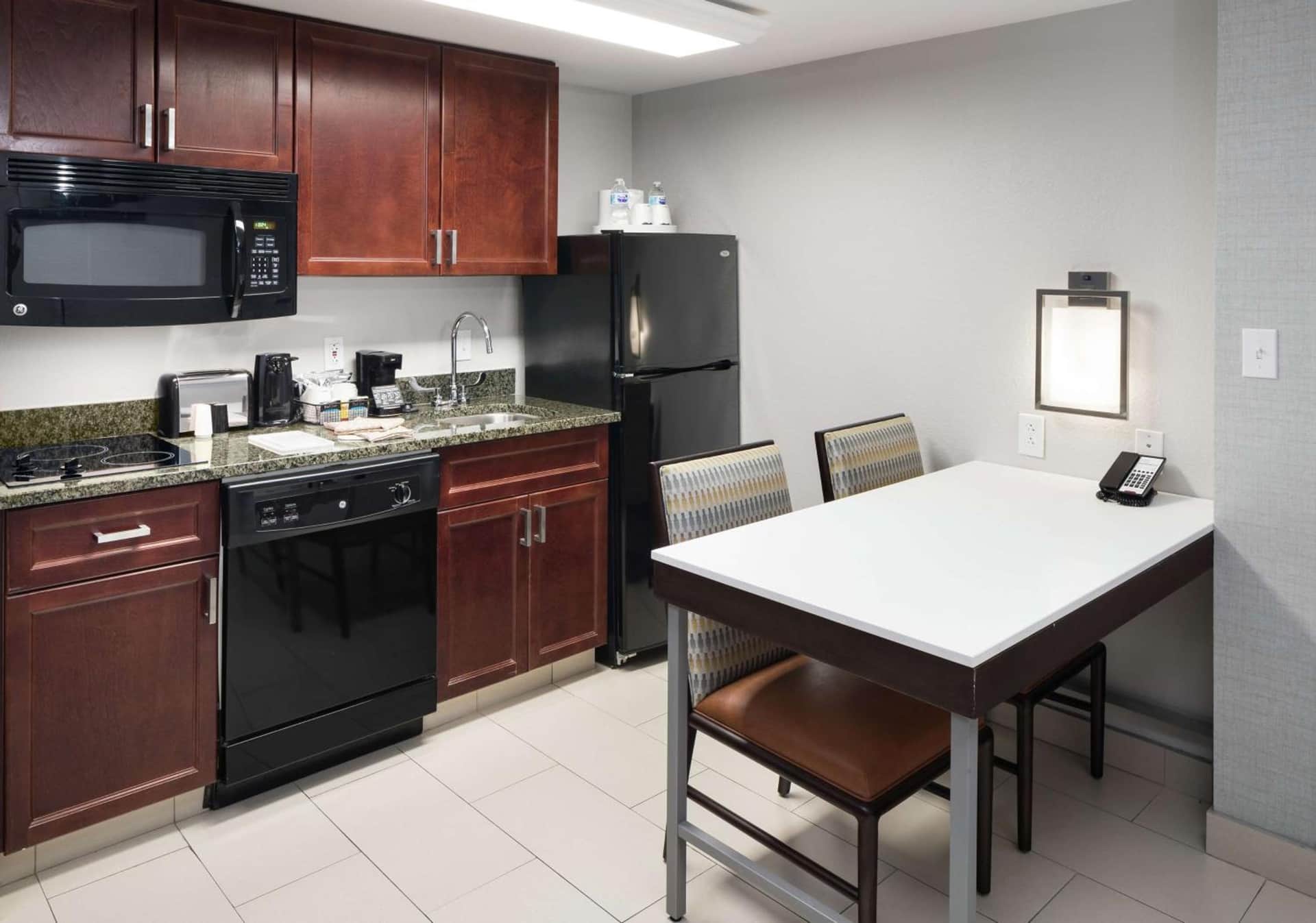 Hampton Inn & Suites Memphis at Beale Street