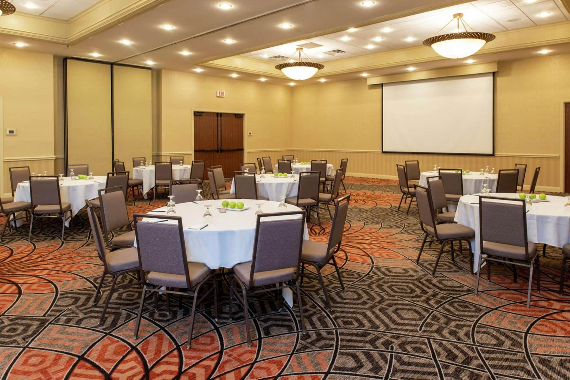 DoubleTree by Hilton Hotel Grand Rapids Airport