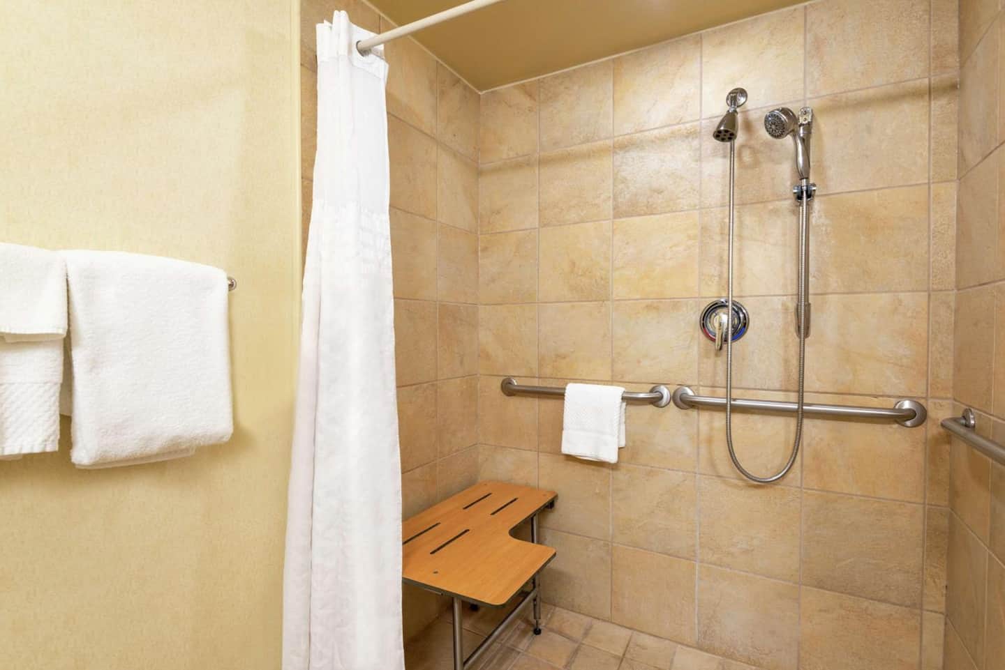 DoubleTree by Hilton Hotel Grand Rapids Airport