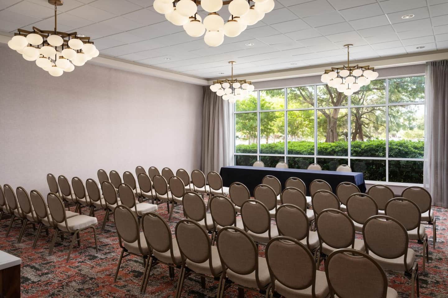 Embassy Suites by Hilton Charleston Airport Hotel & Convention Center