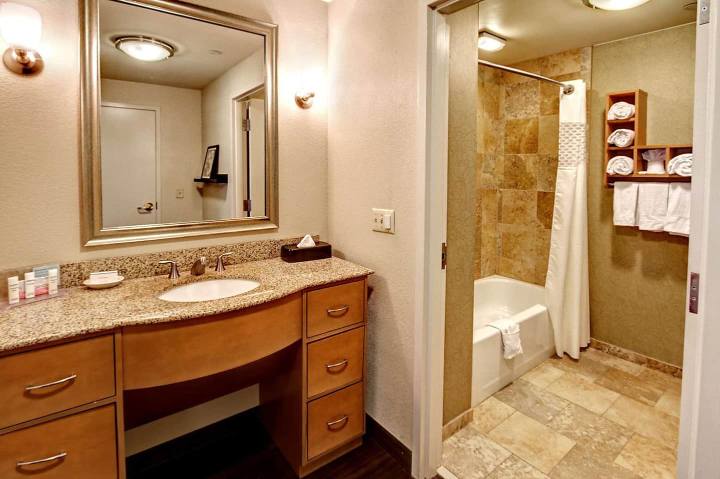 Hampton Inn & Suites Nashville Vanderbilt Elliston Place