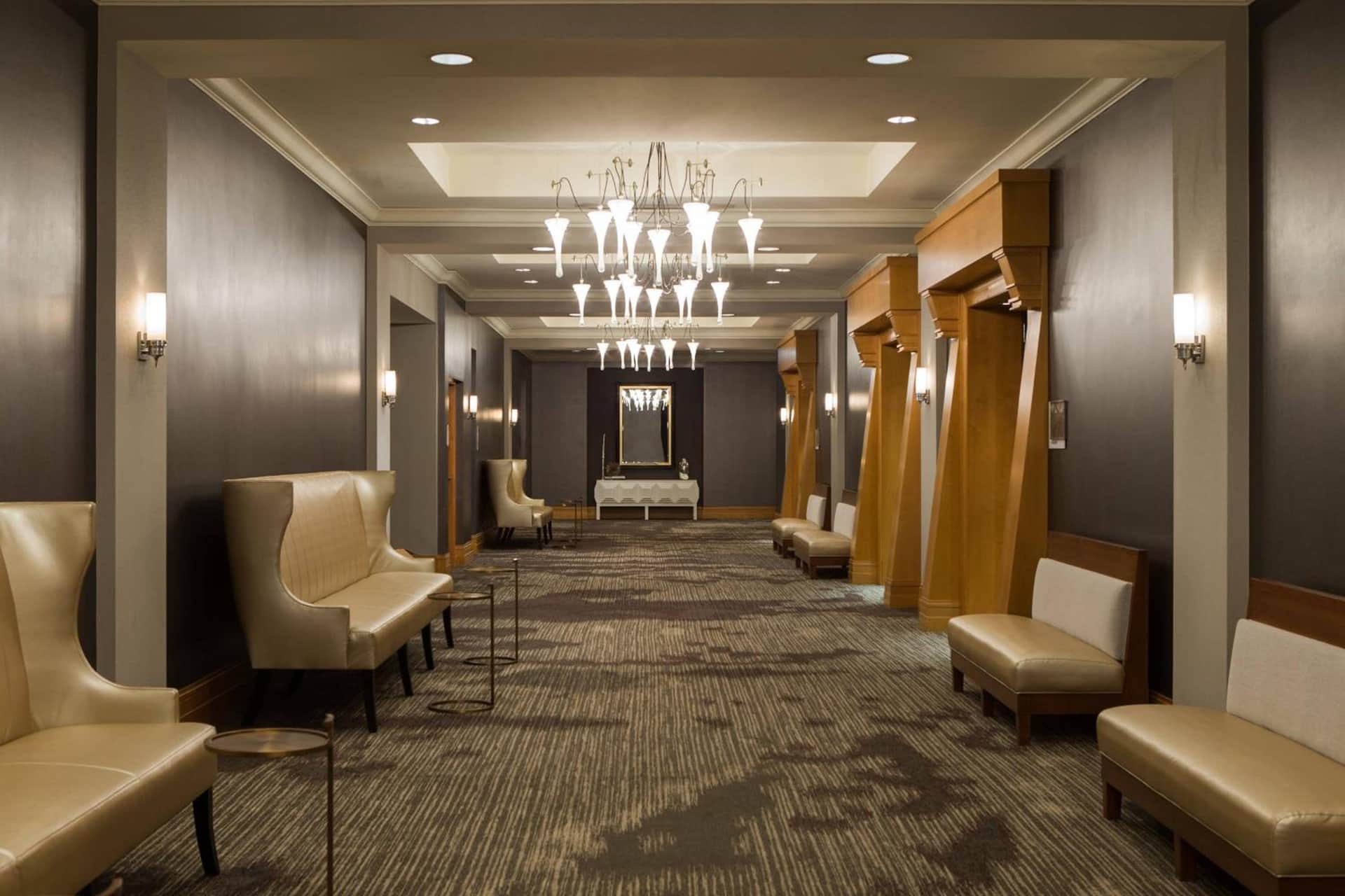 Renaissance Chicago O'Hare Suites Hotel
