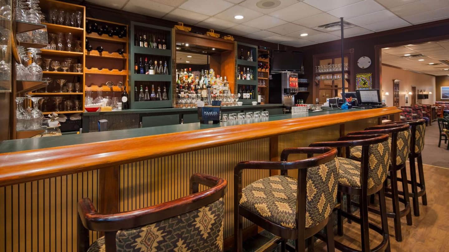Best Western VOYAGEUR PLACE HOTEL
