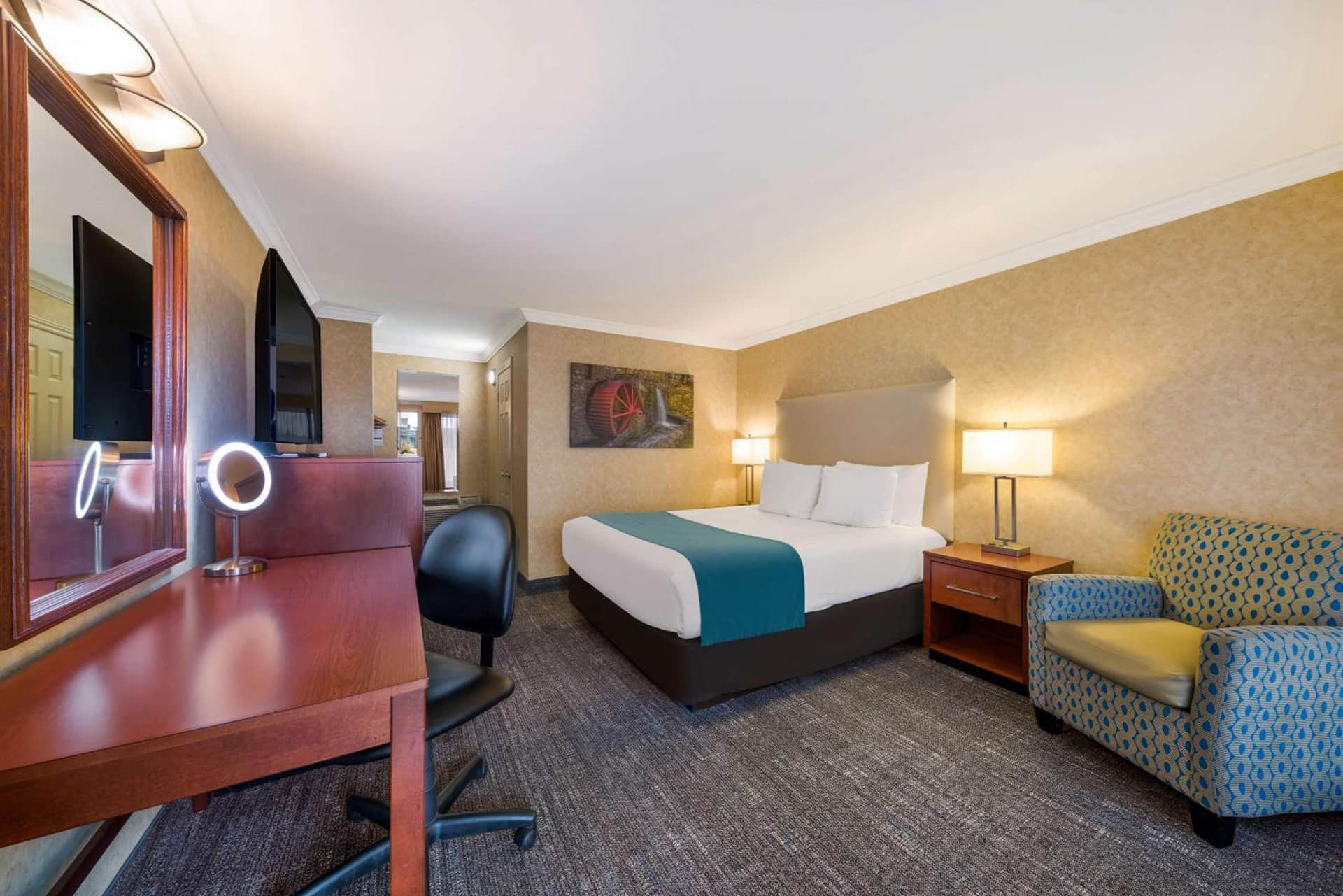 Best Western VOYAGEUR PLACE HOTEL