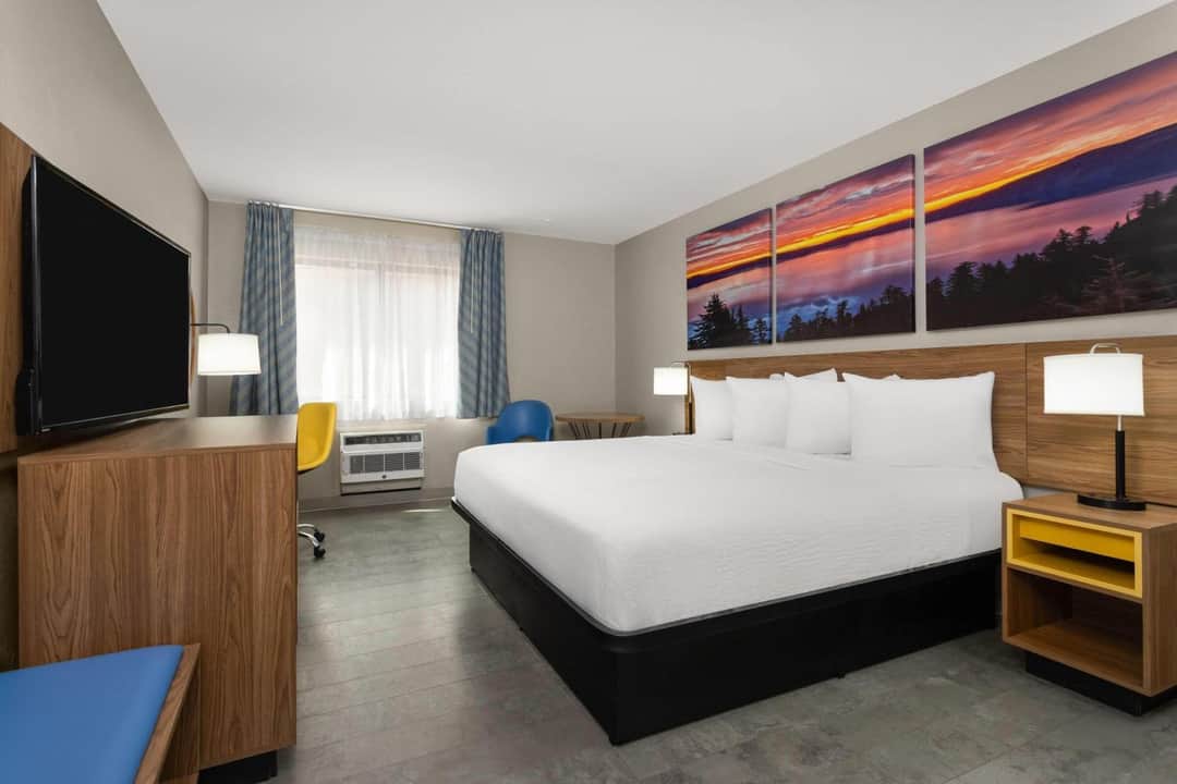 Days Inn by Wyndham Rawlins