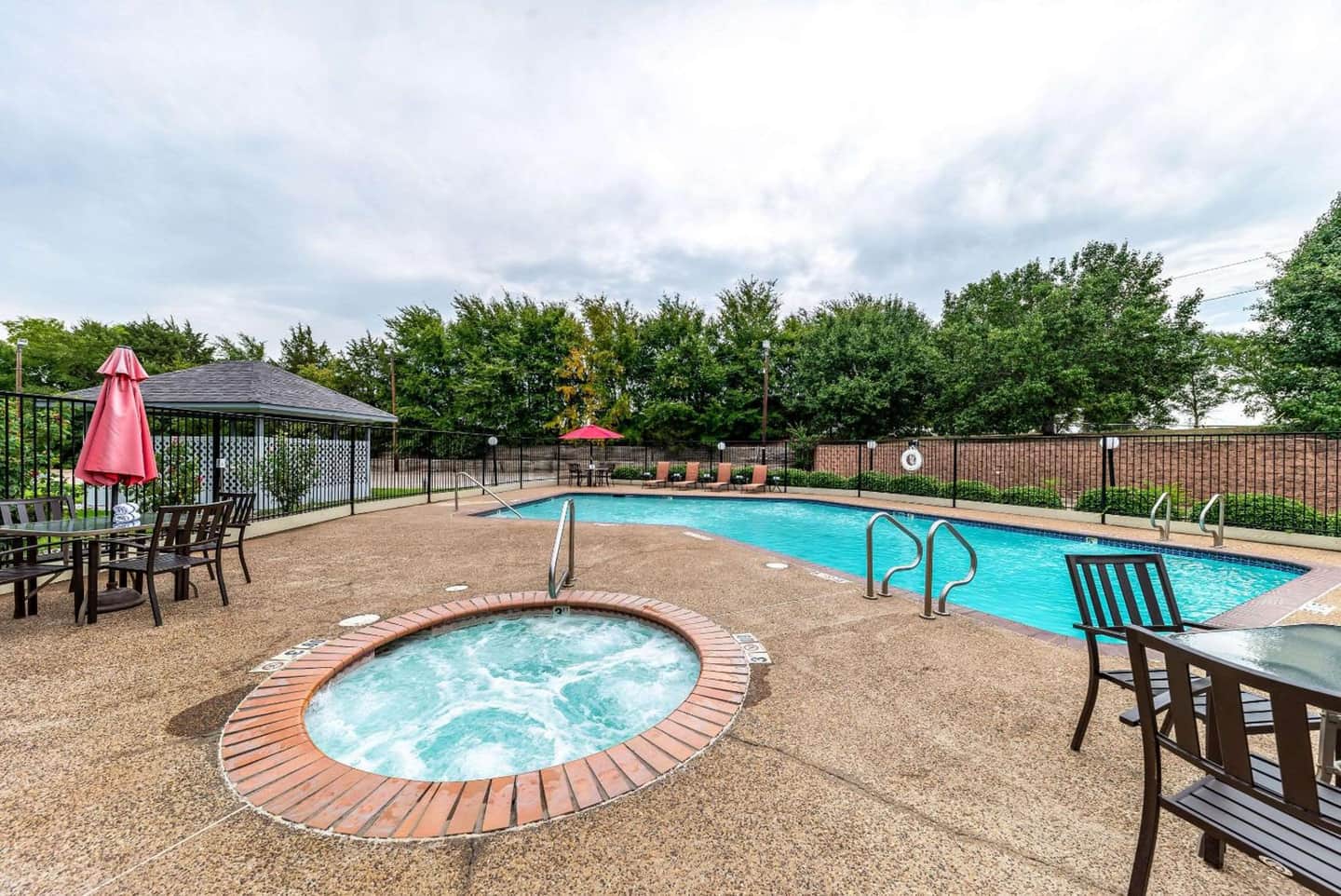 Quality Inn & Suites Canton