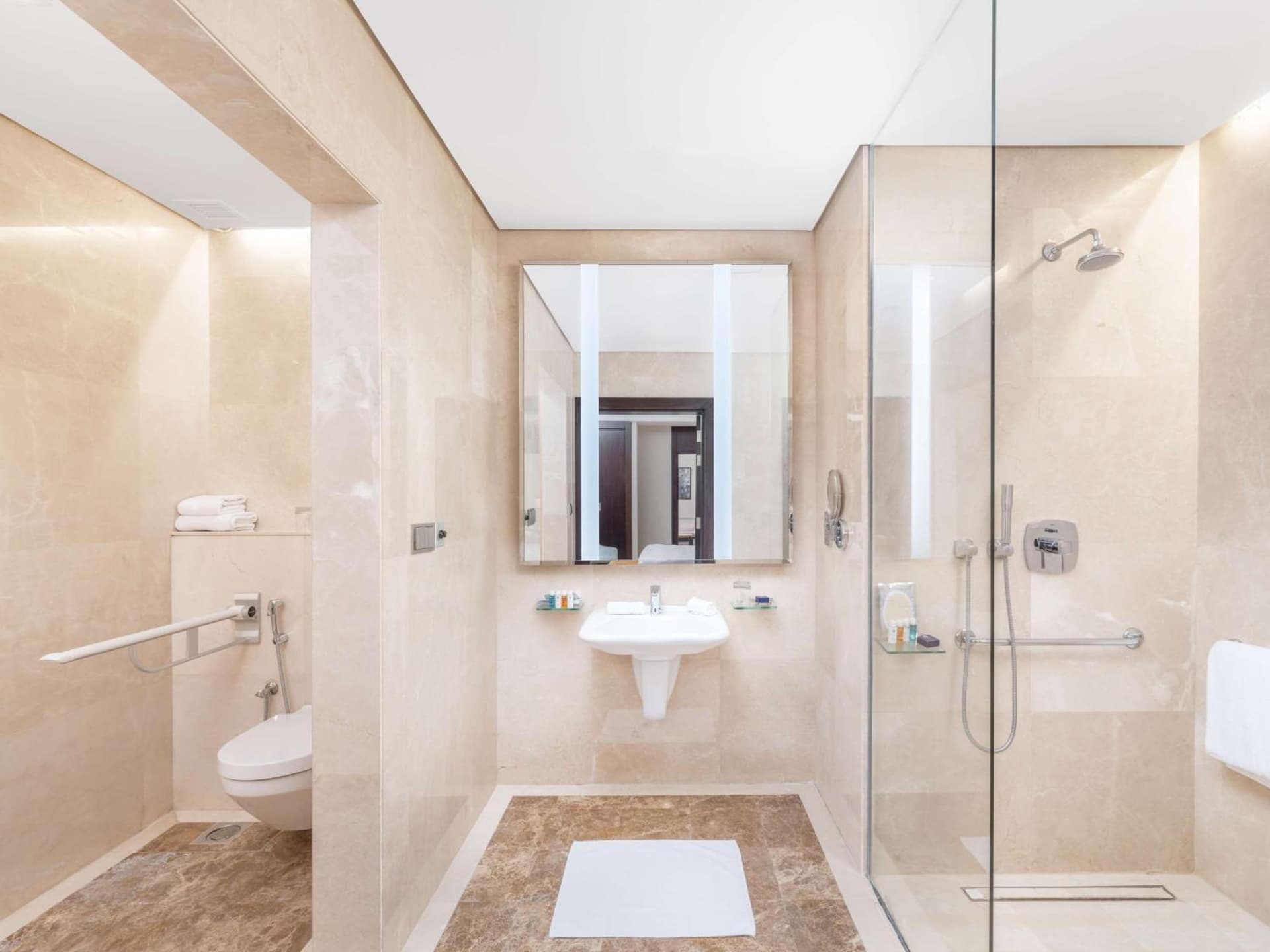 The Hotel Galleria Jeddah, Curio Collection by Hilton
