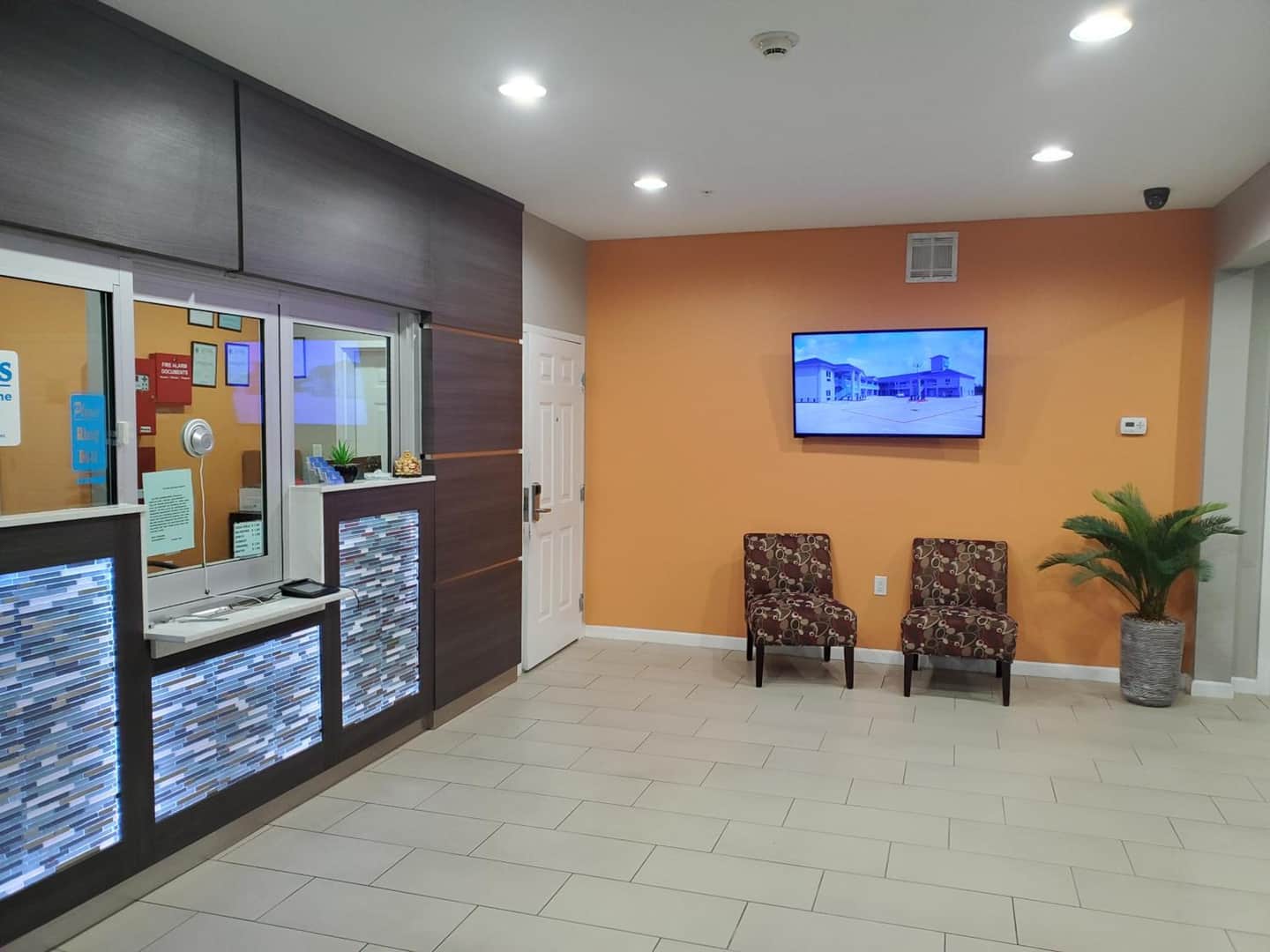 Haven Inn & Suites Willowbrook
