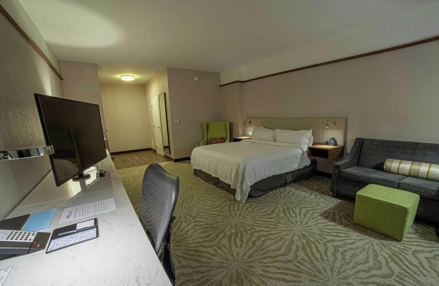 Hilton Garden Inn Montreal Airport