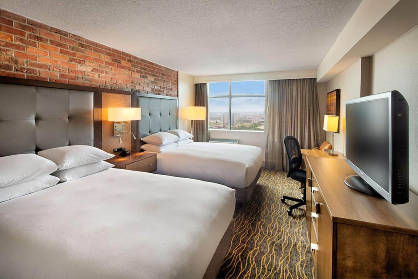 DoubleTree by Hilton Toronto Airport