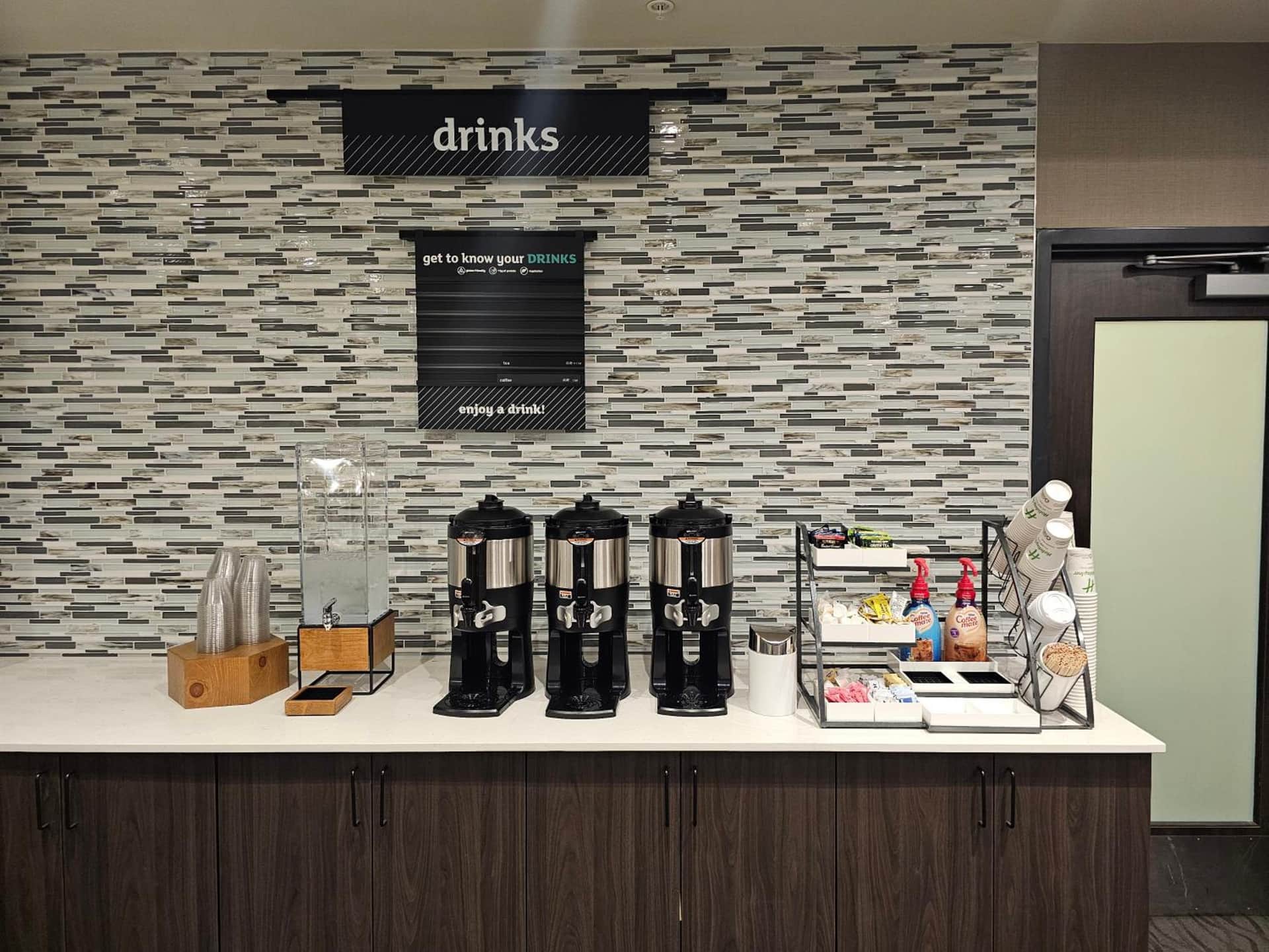 Holiday Inn & Suites Farmington Hills - Detroit NW by IHG