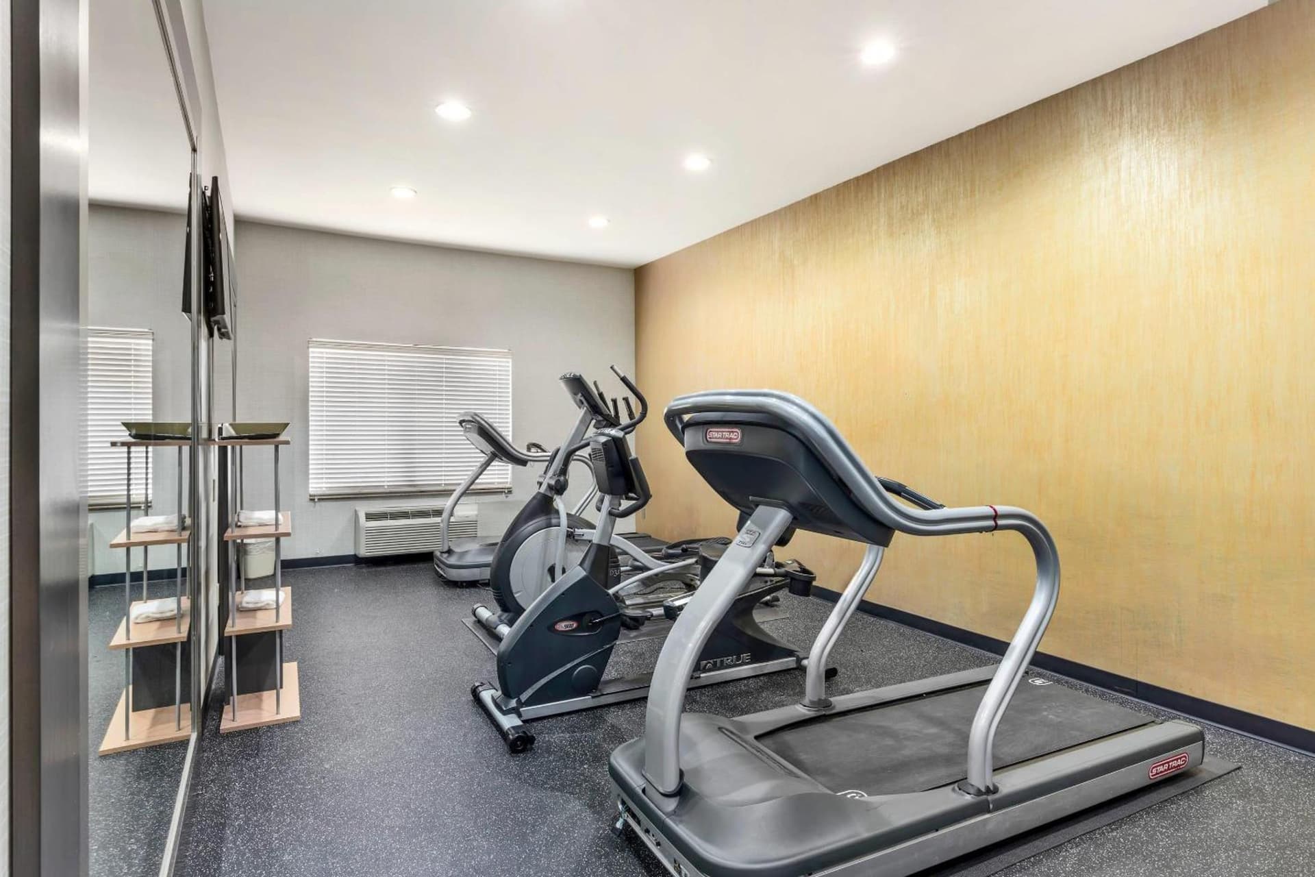 Comfort Inn & Suites Irving Las Colinas DFW