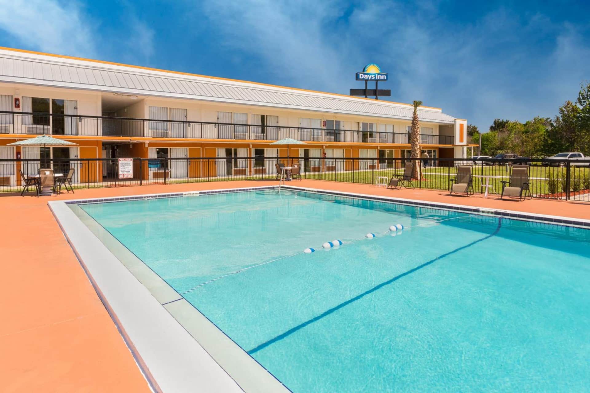 Days Inn by Wyndham Wildwood I-75