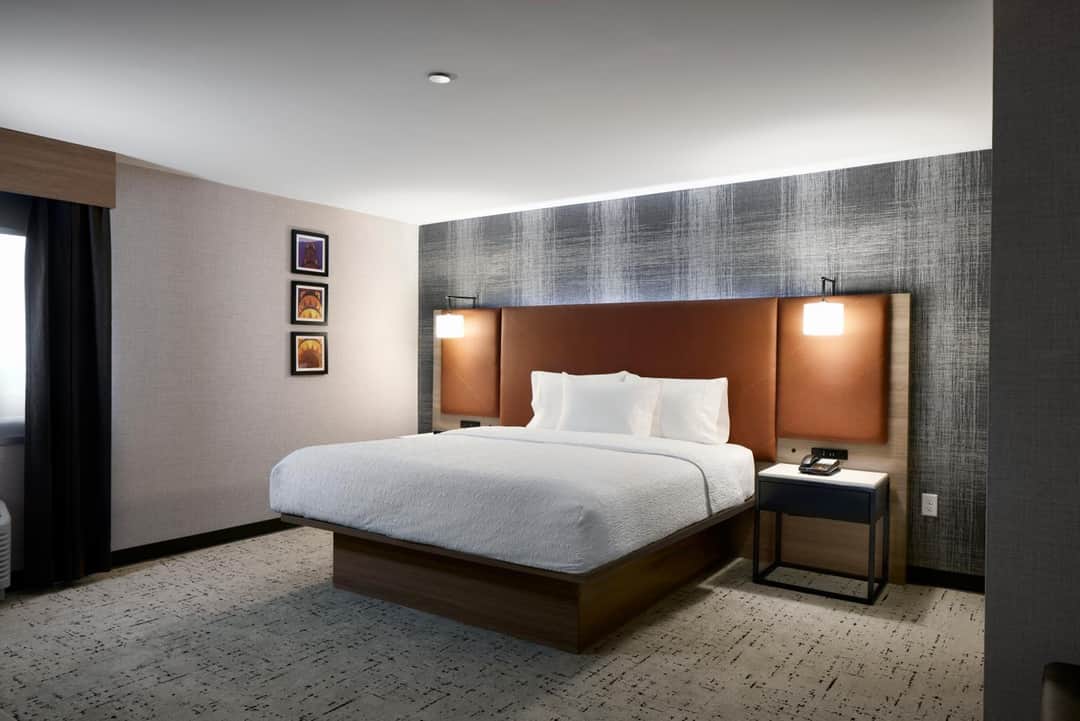 Hampton Inn by Hilton Newark Airport