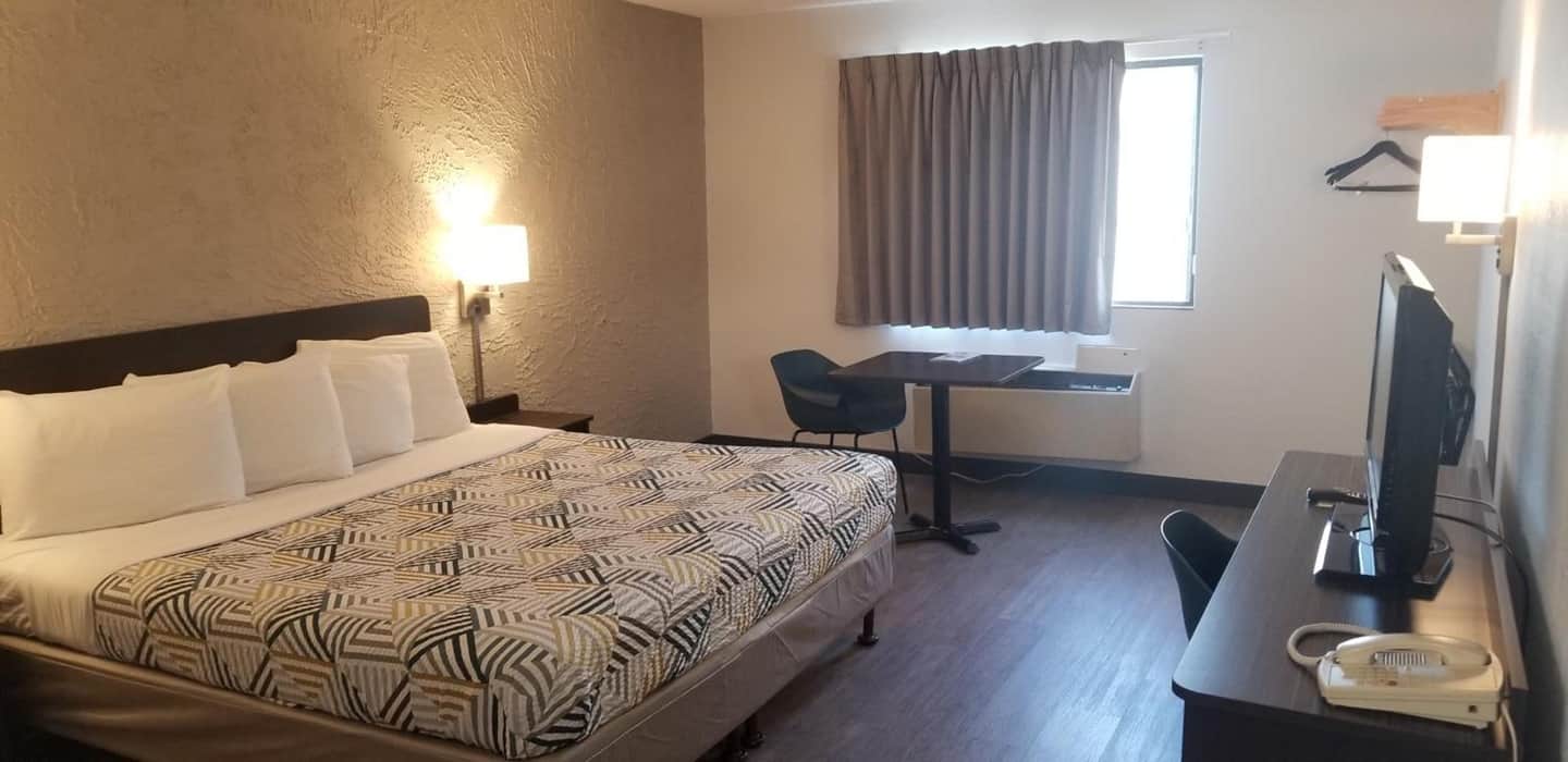 Motel 6 Elk Grove O'Hare