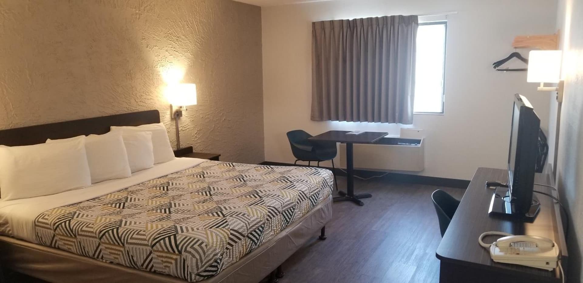 Motel 6 Elk Grove O'Hare