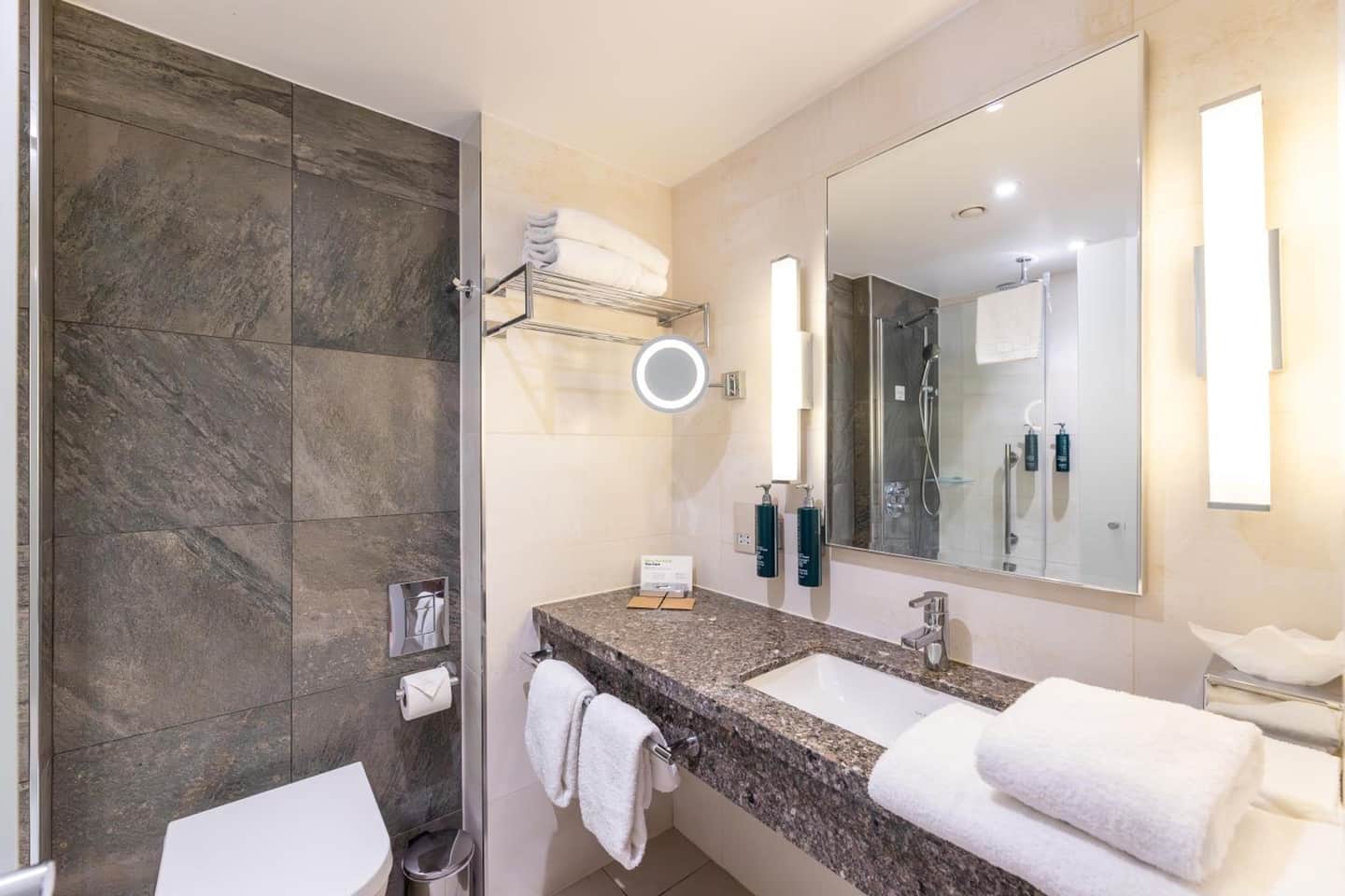 DoubleTree by Hilton London - Victoria