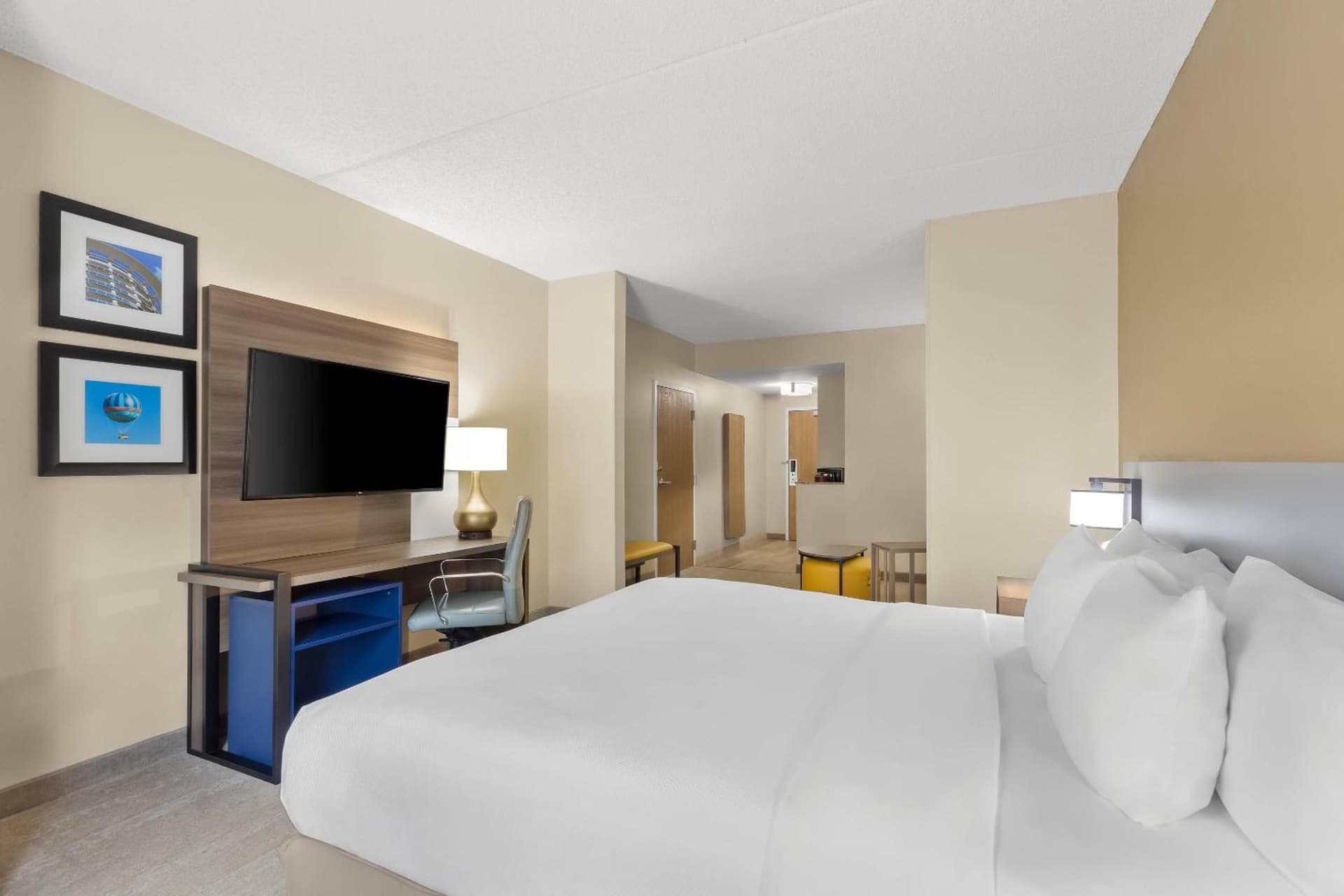 Comfort Suites Near Universal Orlando Resort