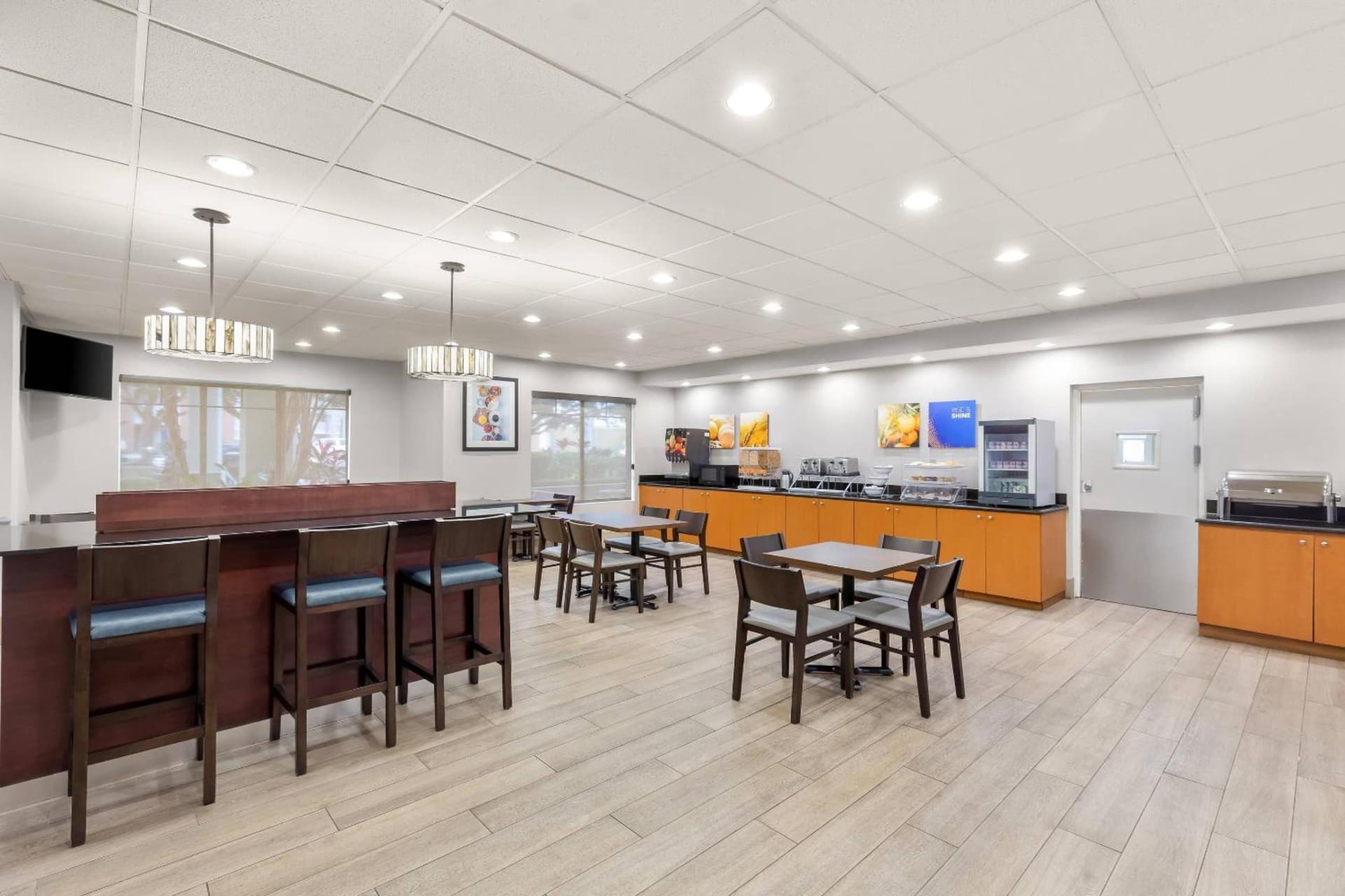 Comfort Suites Near Universal Orlando Resort