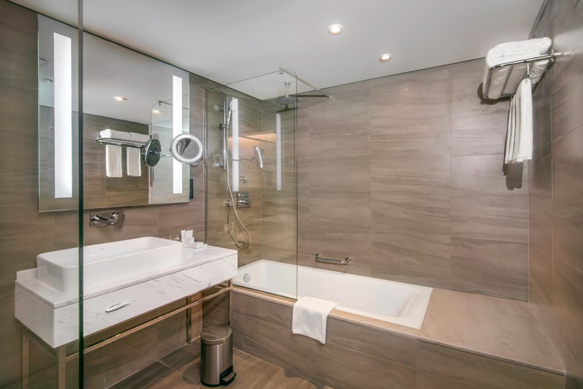 Radisson Blu Hotel & Resort, Abu Dhabi Corniche