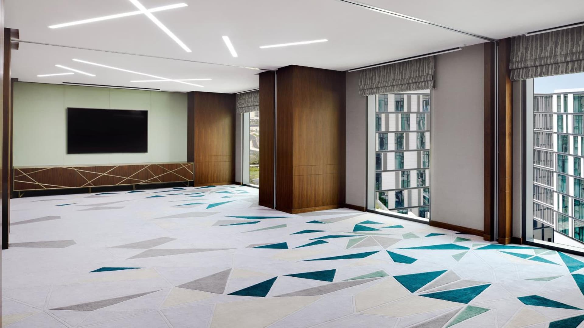 Holiday Inn Dubai Al-Maktoum Airport by IHG
