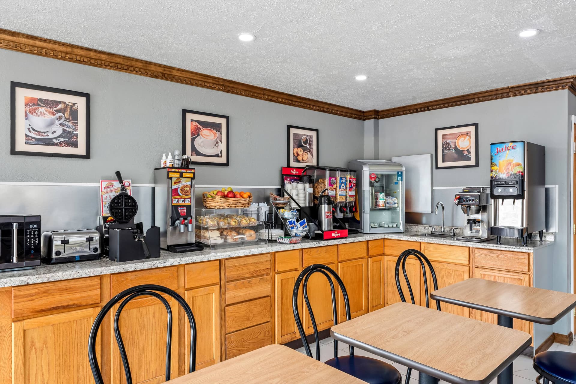 Travelodge by Wyndham Bloomington